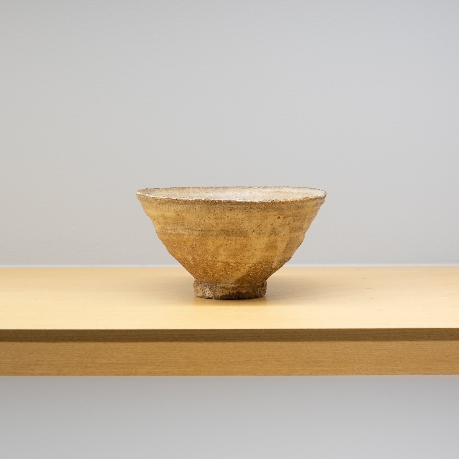 坂倉正紘 / 台ノ土茶碗 大道粉引（一点物） – HULS GALLERY TOKYO