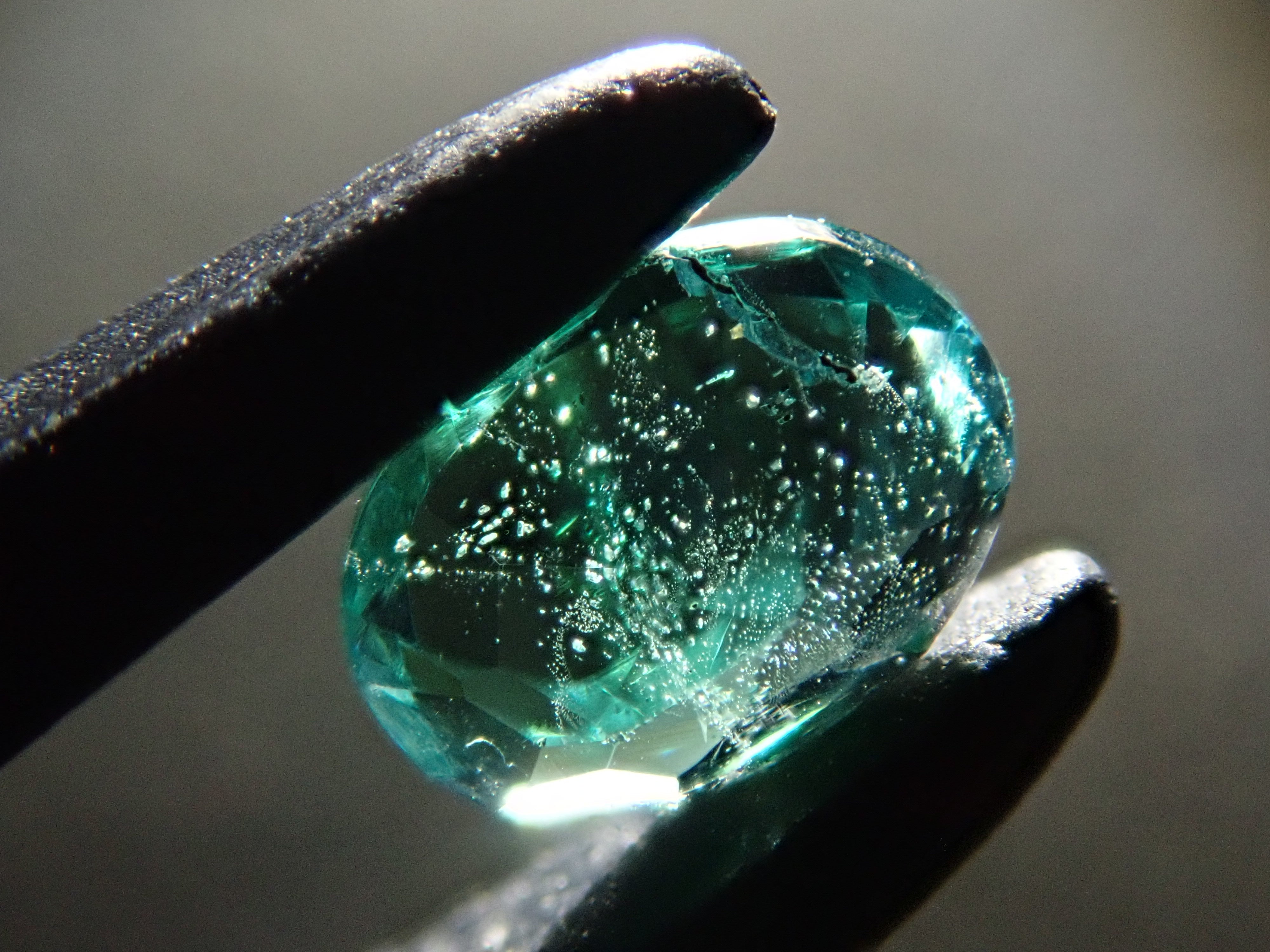 タンザニア産コーネルピン 0.202ctルース