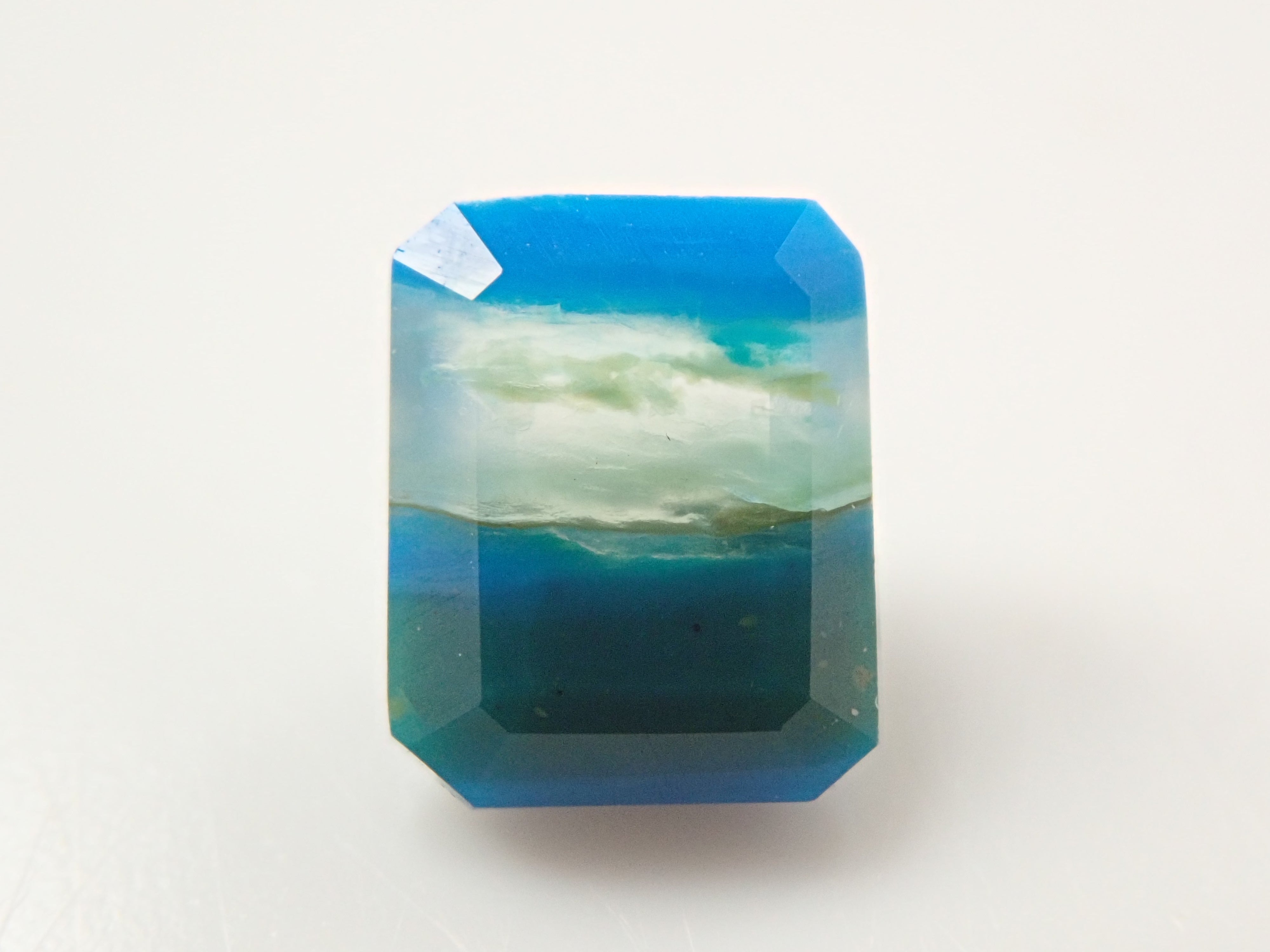 ペルー産バイカラーブルーオパール 0.492ctルース