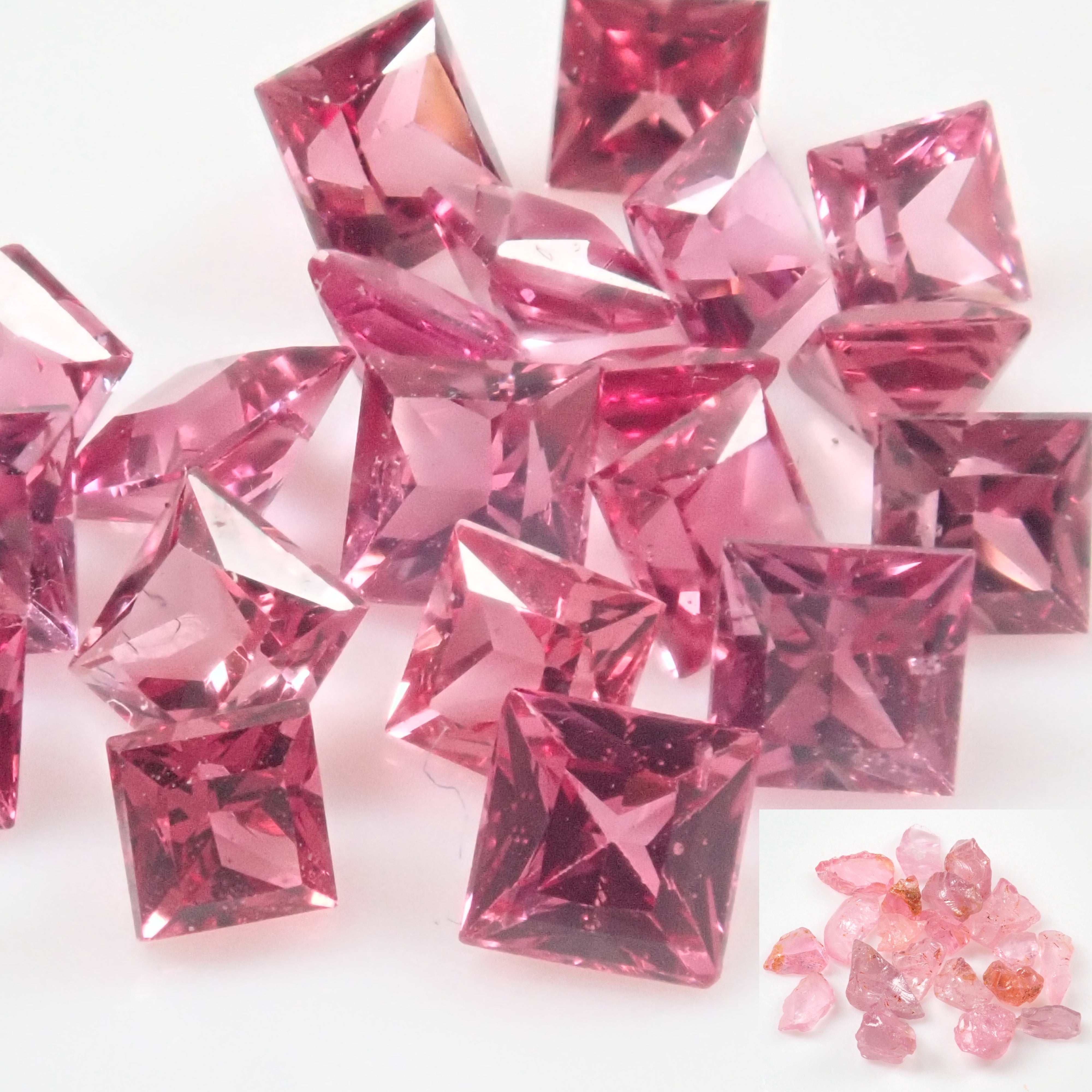 タンザニア・マヘンゲ産ピンクスピネル原石・ルース2石セット