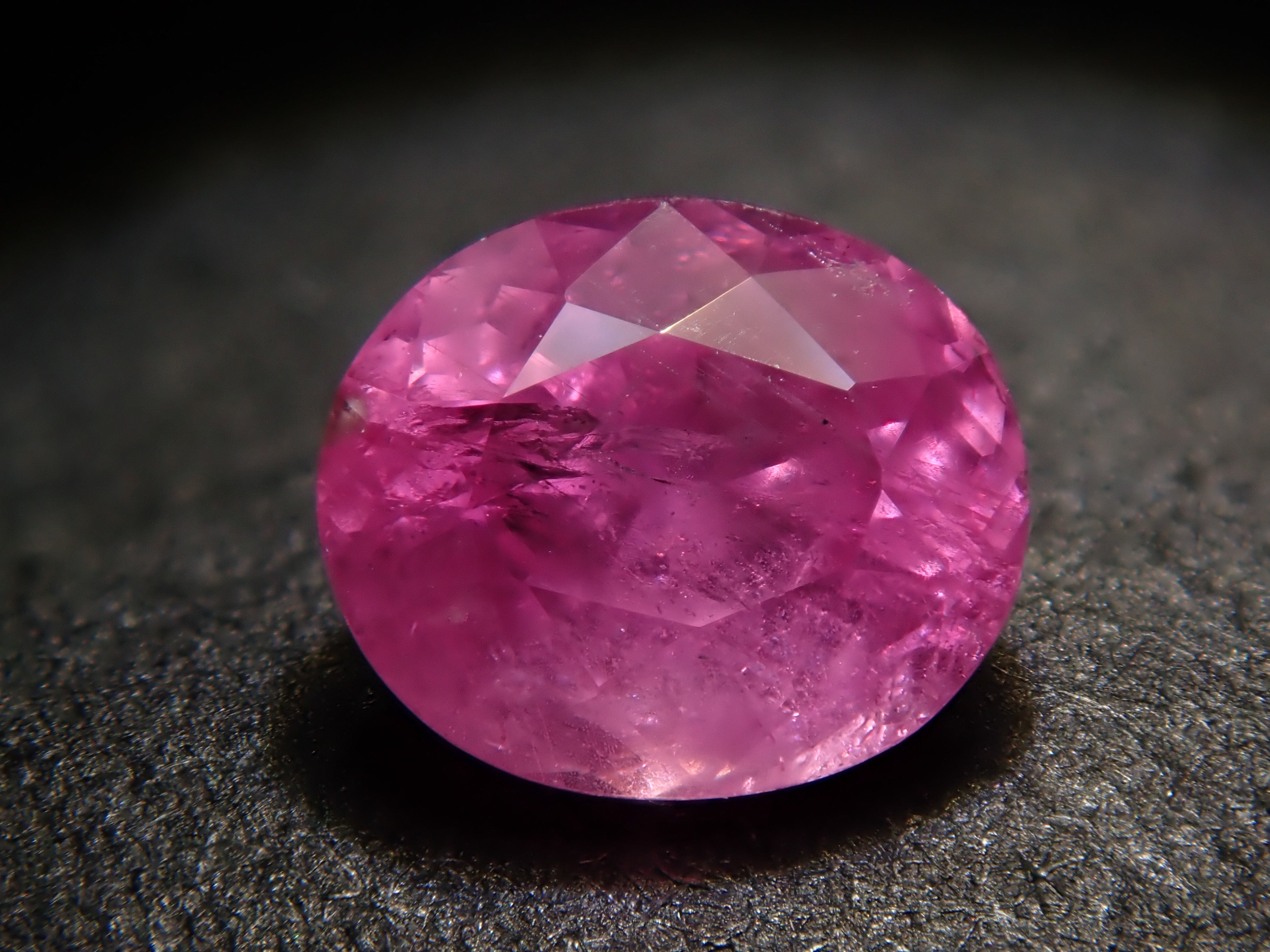 グリーンランド産アイスルビー（ピンクサファイア） 0.416ctルース