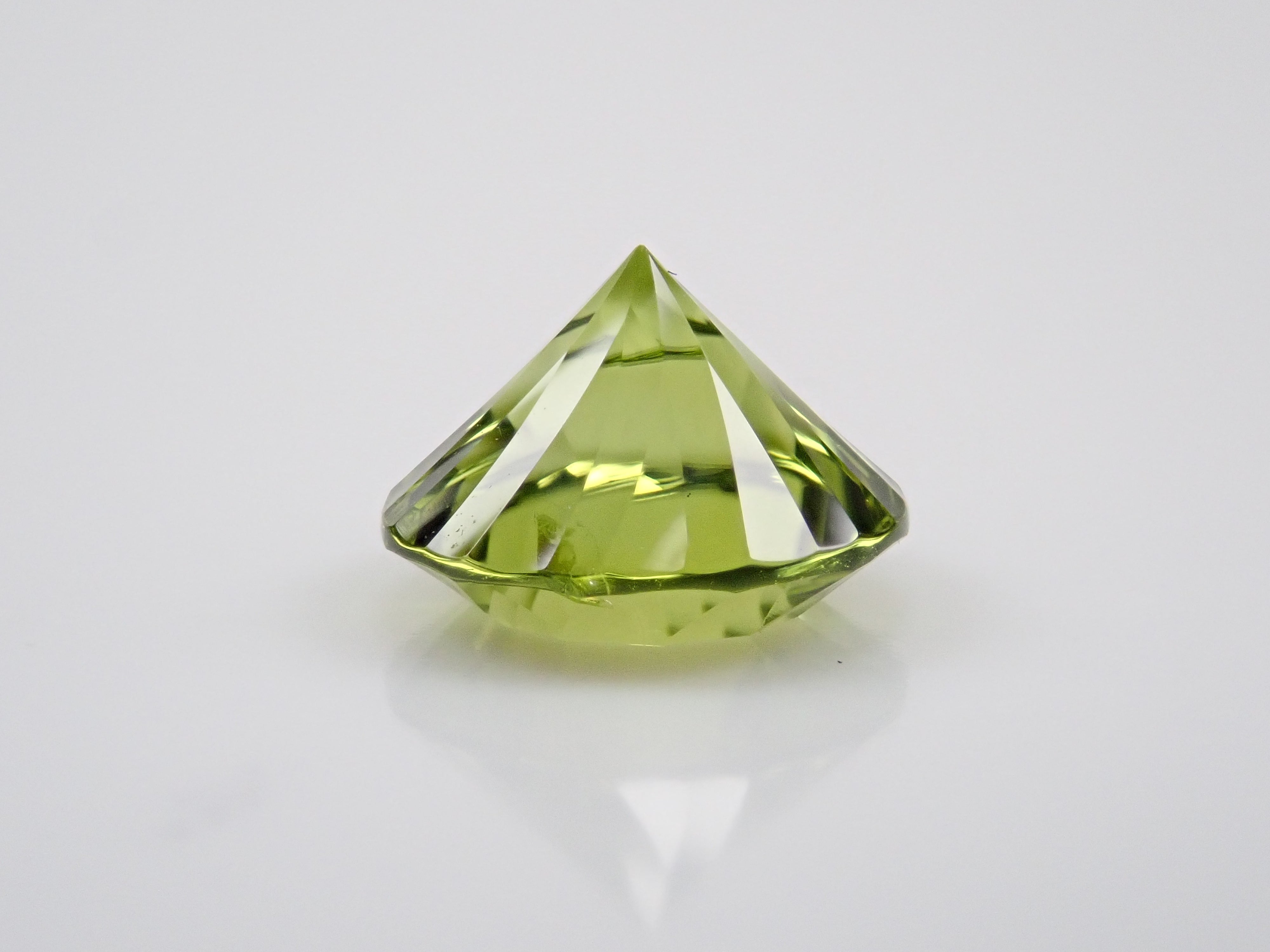ペリドット・リリーパッド 1.310ctルース（ボルテックスカット）