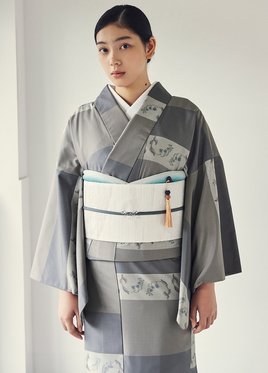 十日町紬 すずらん グレー（お取り寄せ品） | カジュアル着物 | やまと