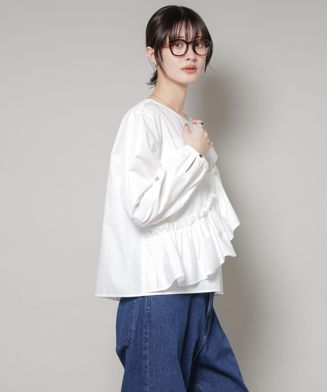 斜め フリル プルオーバー ブラウス