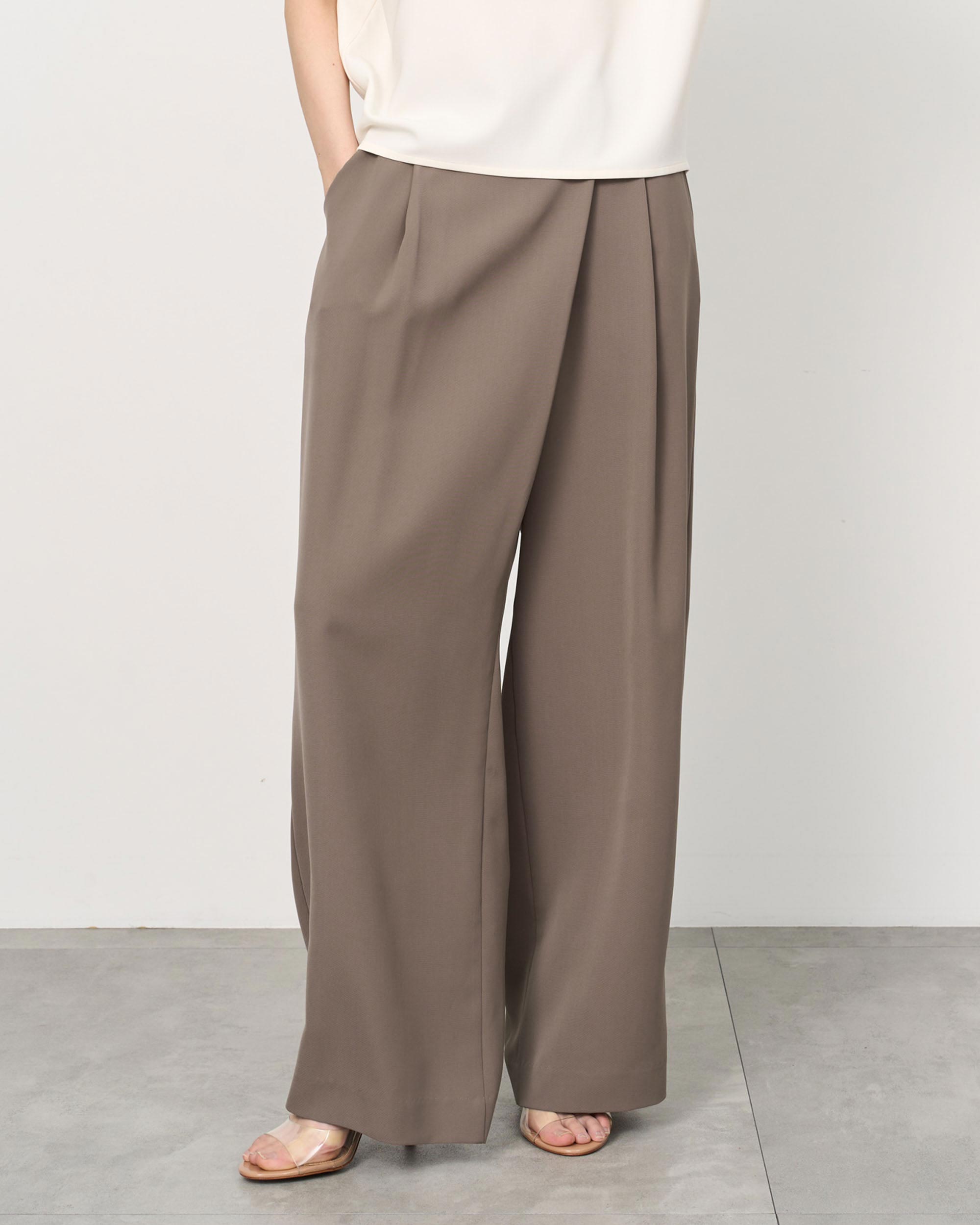 スラントタックワイドパンツ - SOÉJU online store｜上質な大人の女性