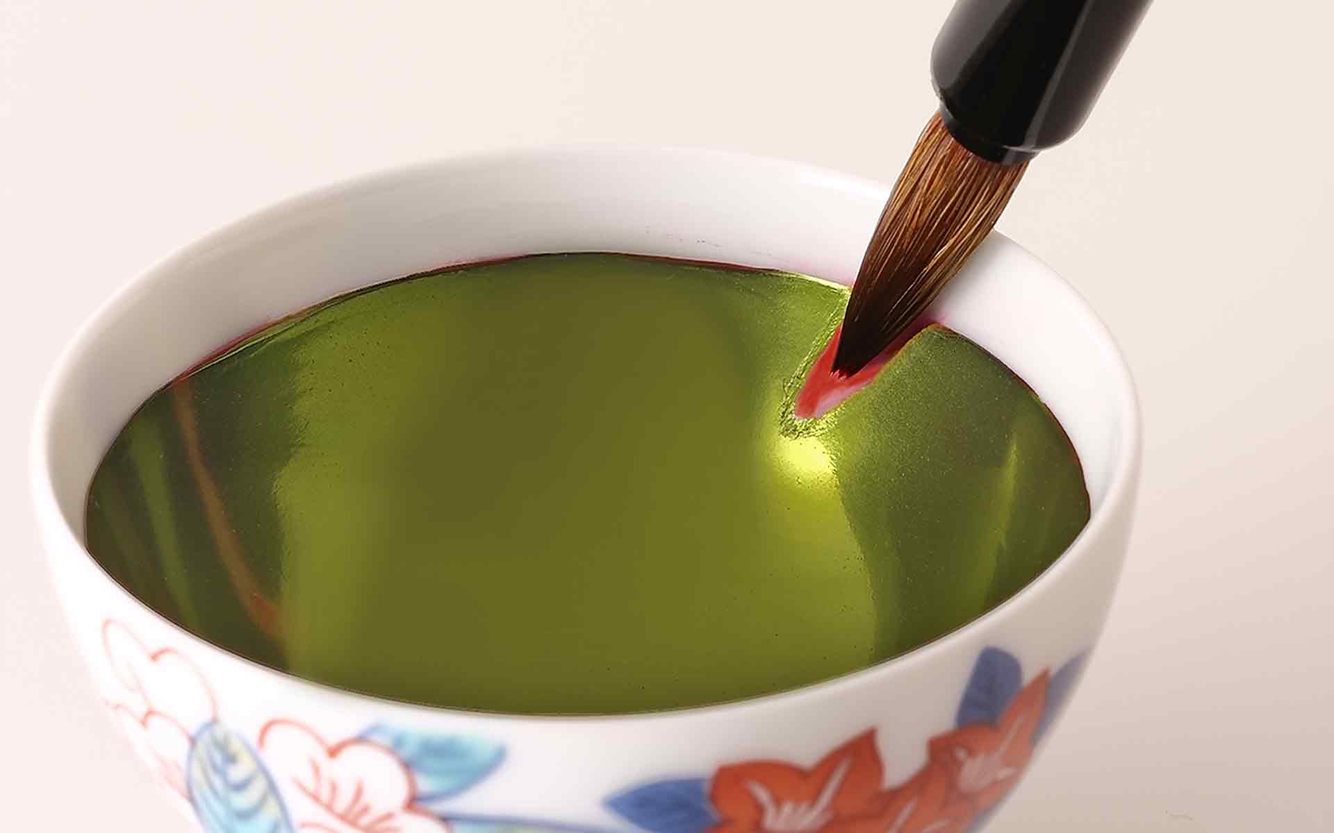 世界にたった2人の職人がつくる伝統コスメ。伊勢半本店の「紅」 | 中川