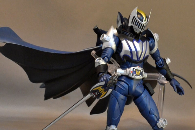 S.H.Figuarts 仮面ライダーナイト&ダークウイング レビュー | @in's