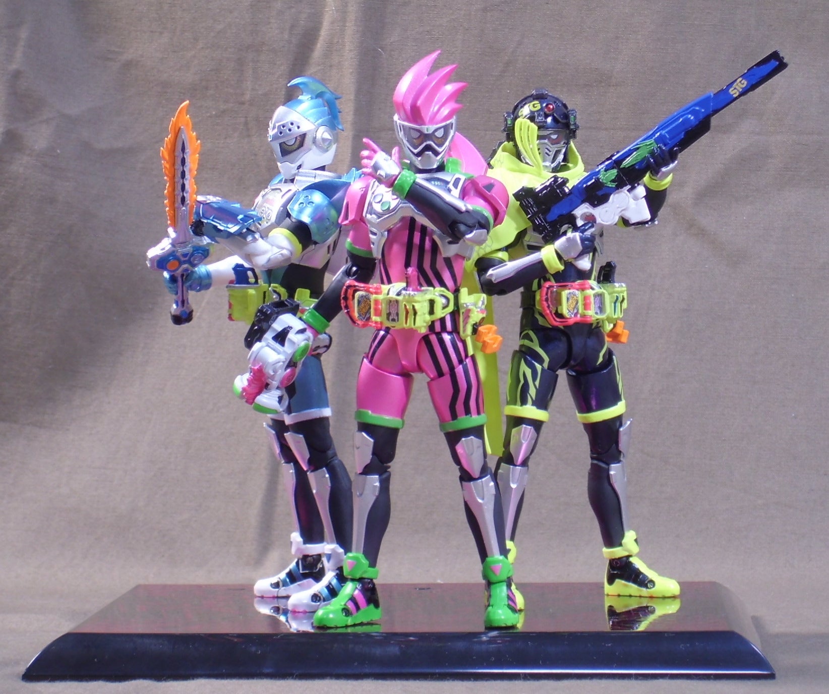 S.H.Figuarts 仮面ライダーエグゼイド マイティアクションXビギニング