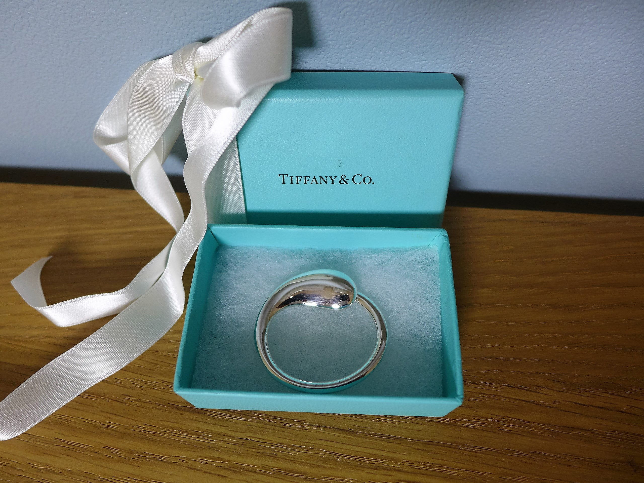 デイリーなカジュアルスタイルを格上げしてくれるTIFFANY & Co.小物