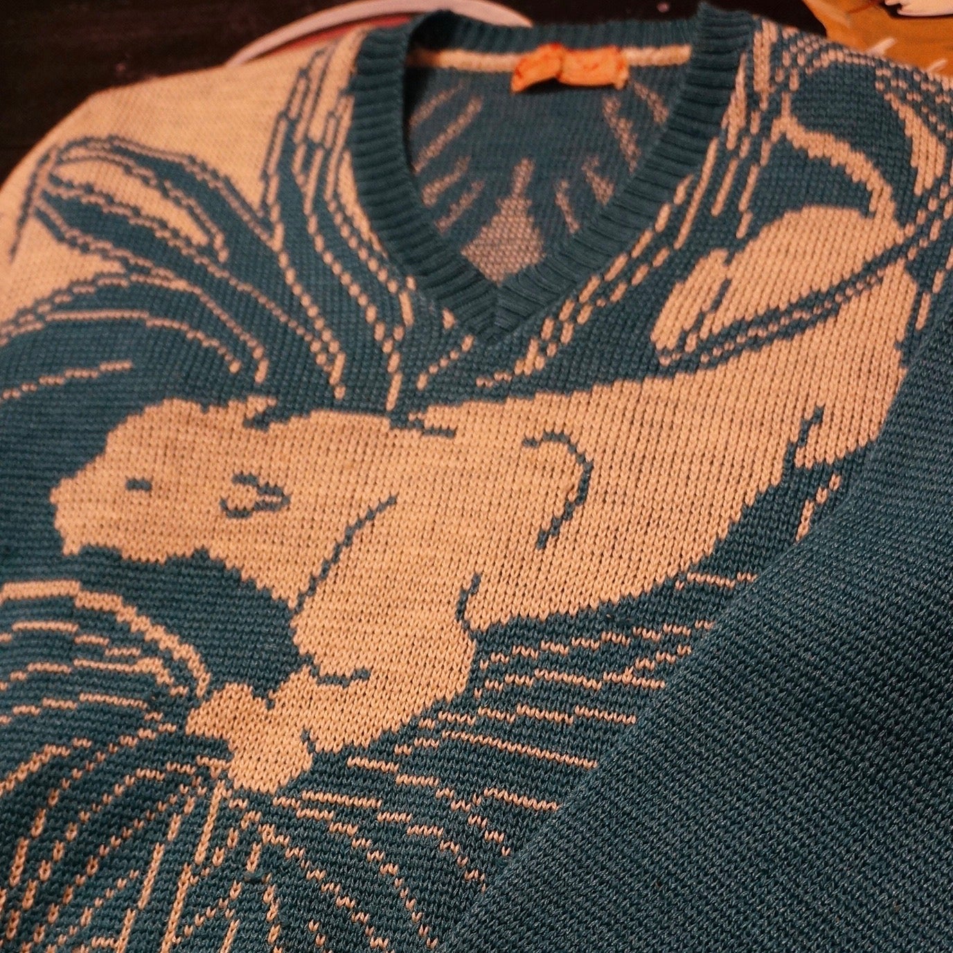 JANTZEN Jacquard Knit V Neck Sweater (Panther) | THE NEW BATCH