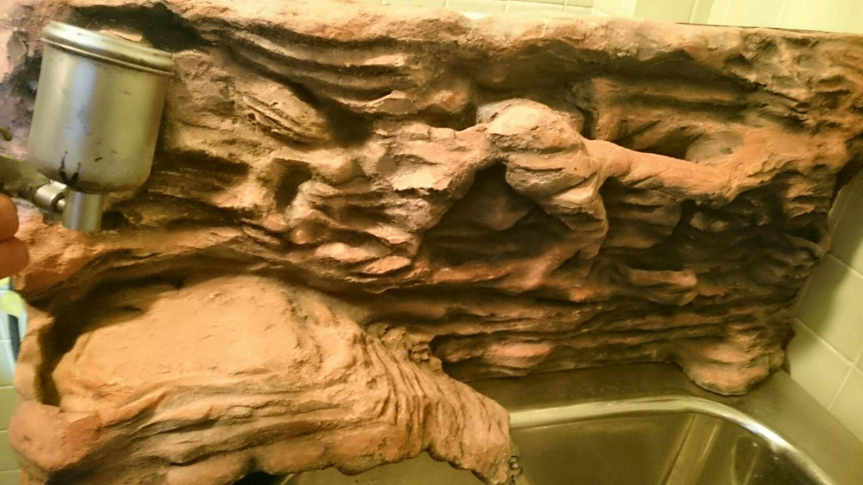 爬虫類ケージ バックボード作製 最終回「さよならは岩ないで」 | 水野