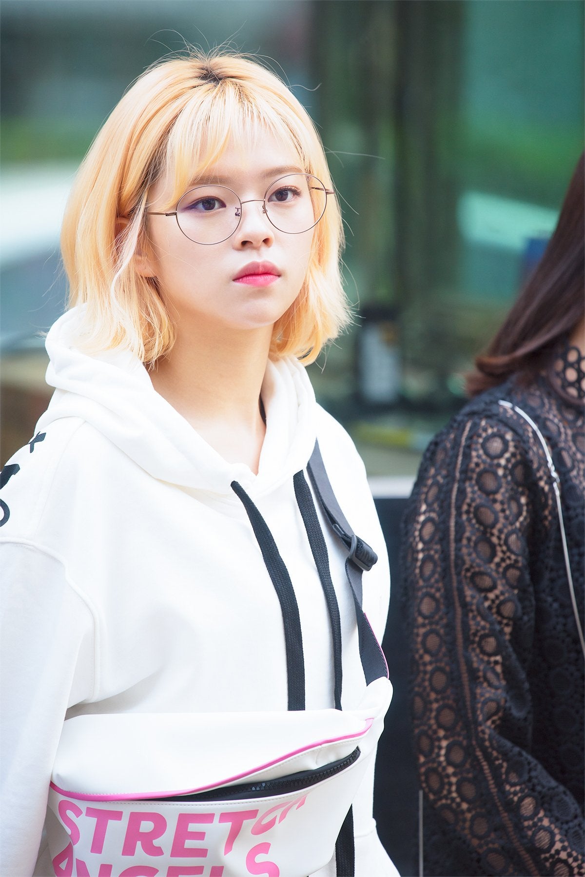 180427 TWICE ジョンヨン『MUSIC BANK』出勤/退勤 【高画質画像4枚