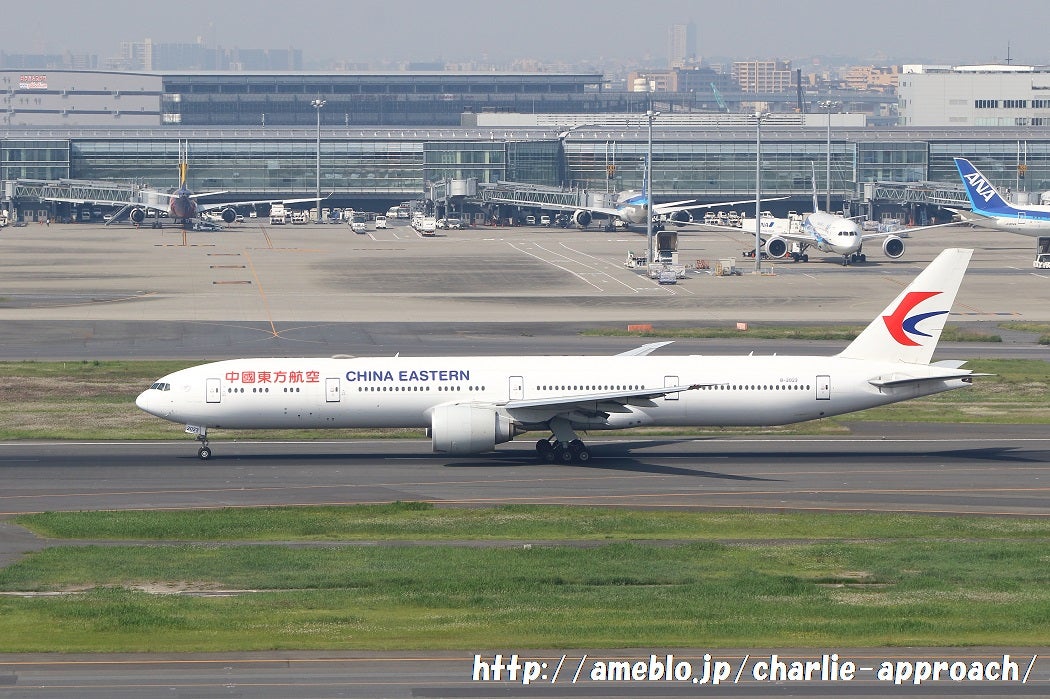 中国東方航空 B777-300ER@羽田空港 | 今日も写真日和