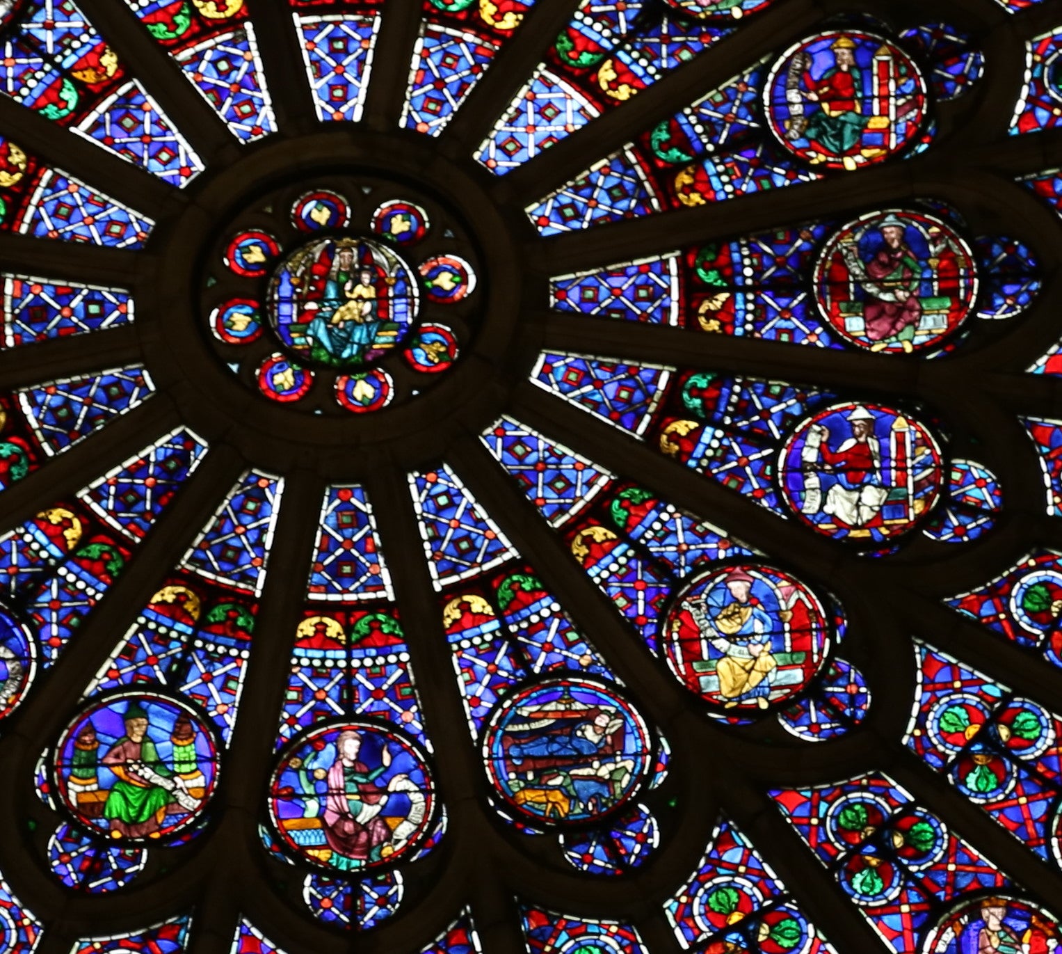 北のバラ窓）ノートルダム大聖堂のステンドグラス（2018年4月 パリ3日