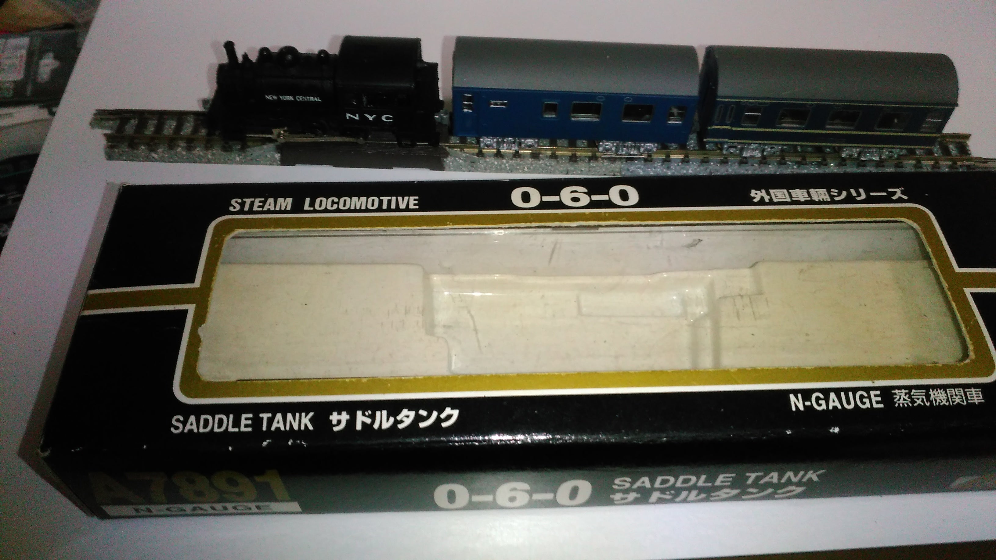 057 0-6-0 サドルタンク NEW YORK CENTRAL 蒸気機関車と10系寝台客車