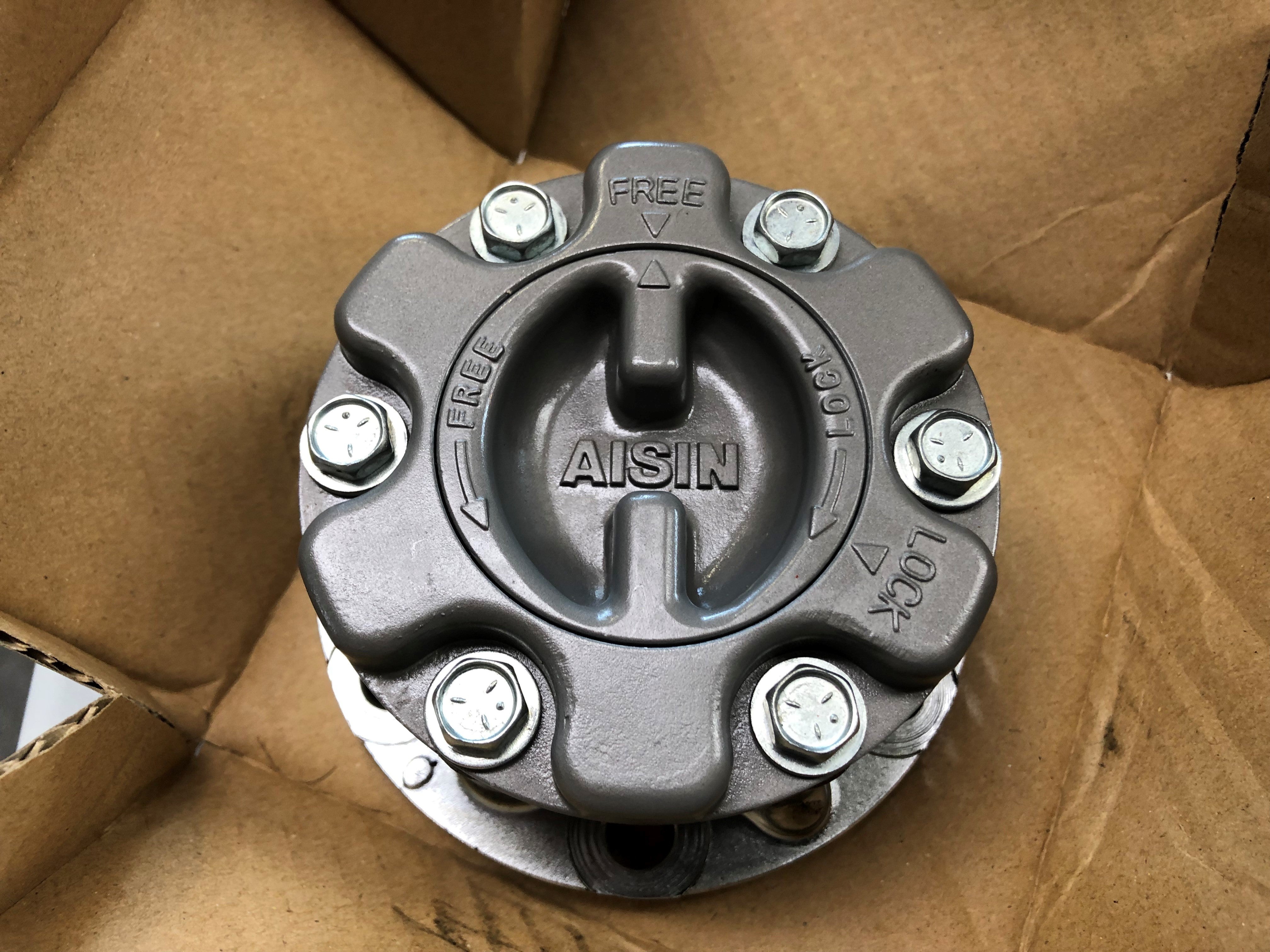 三菱デリカスペースギア、マニュアルフリーハブ取付 Part 1 | 近藤