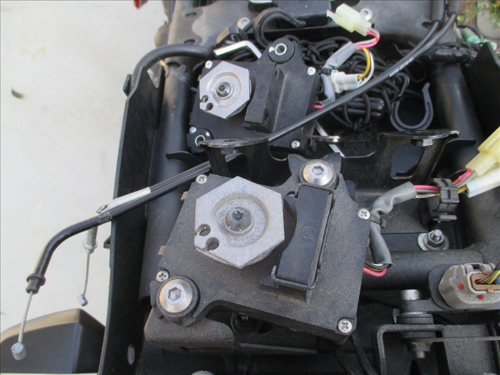 排気バルブサーボモーター交換！ | バイクに ハマッた メタボ親父！