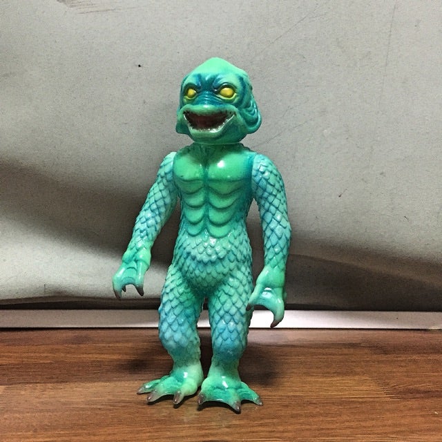 シカルナ工房 半魚人ソフビ 蓄光バージョン | 怪獣玩具とカタナと