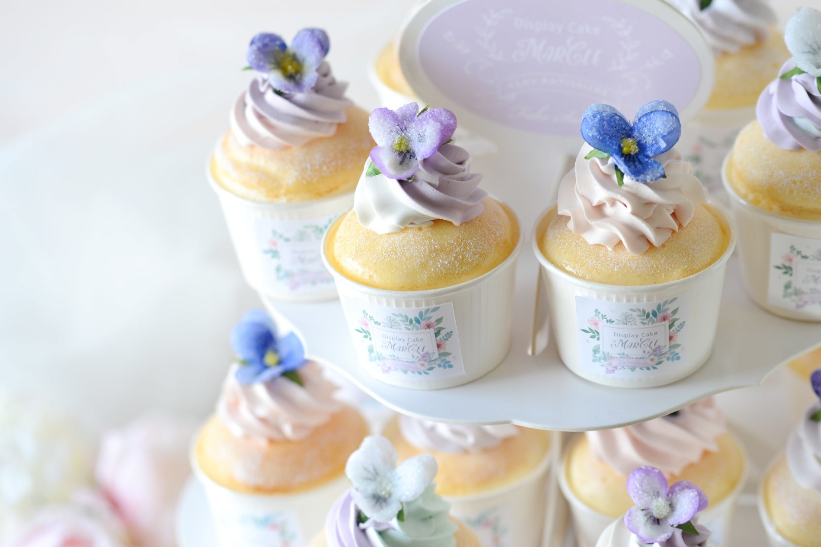 すみれスイーツとカップケーキタワー | ディスプレイケーキ MARCLE