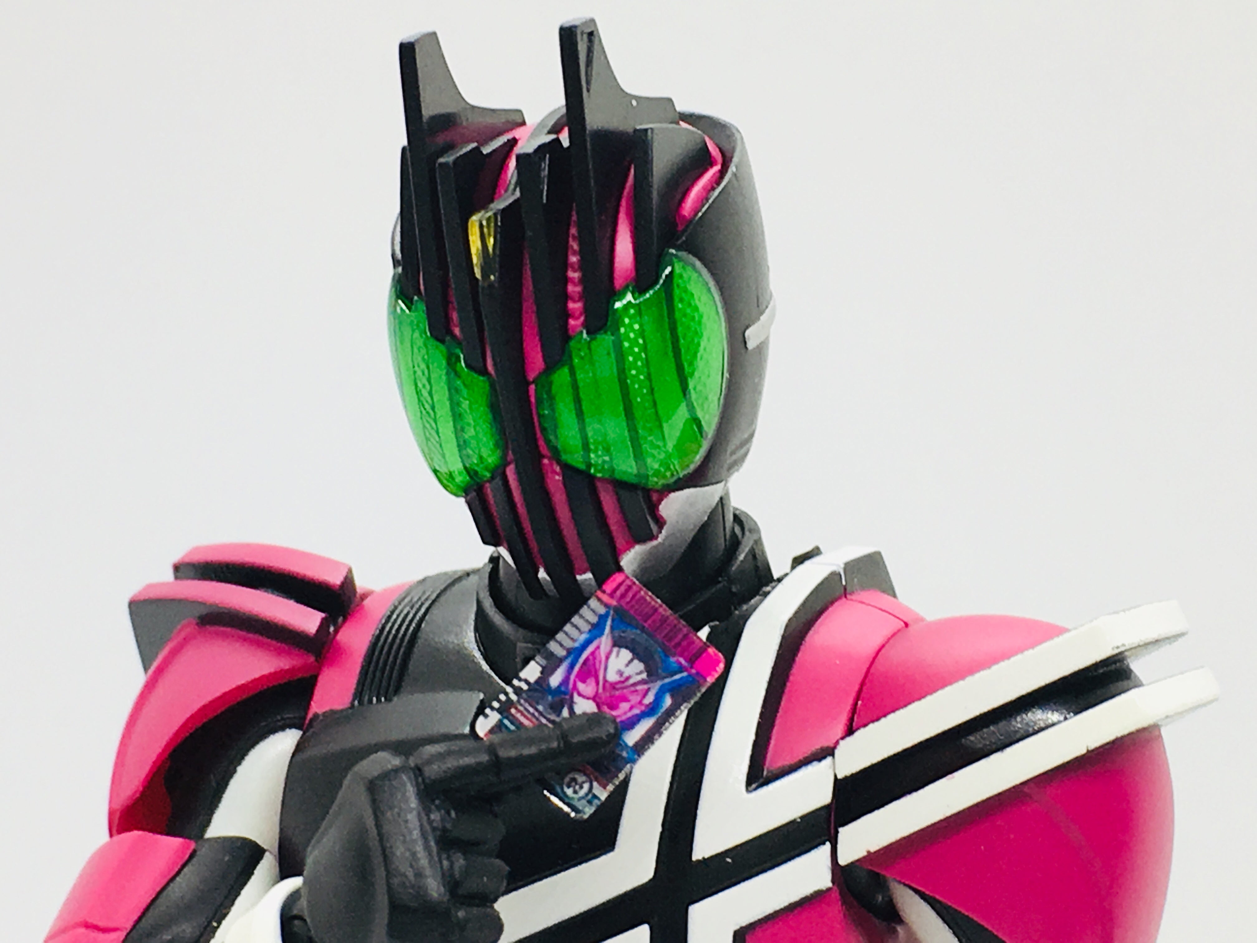 S.H.Figuarts（真骨彫製法） 仮面ライダーディケイド（ネオディケイ