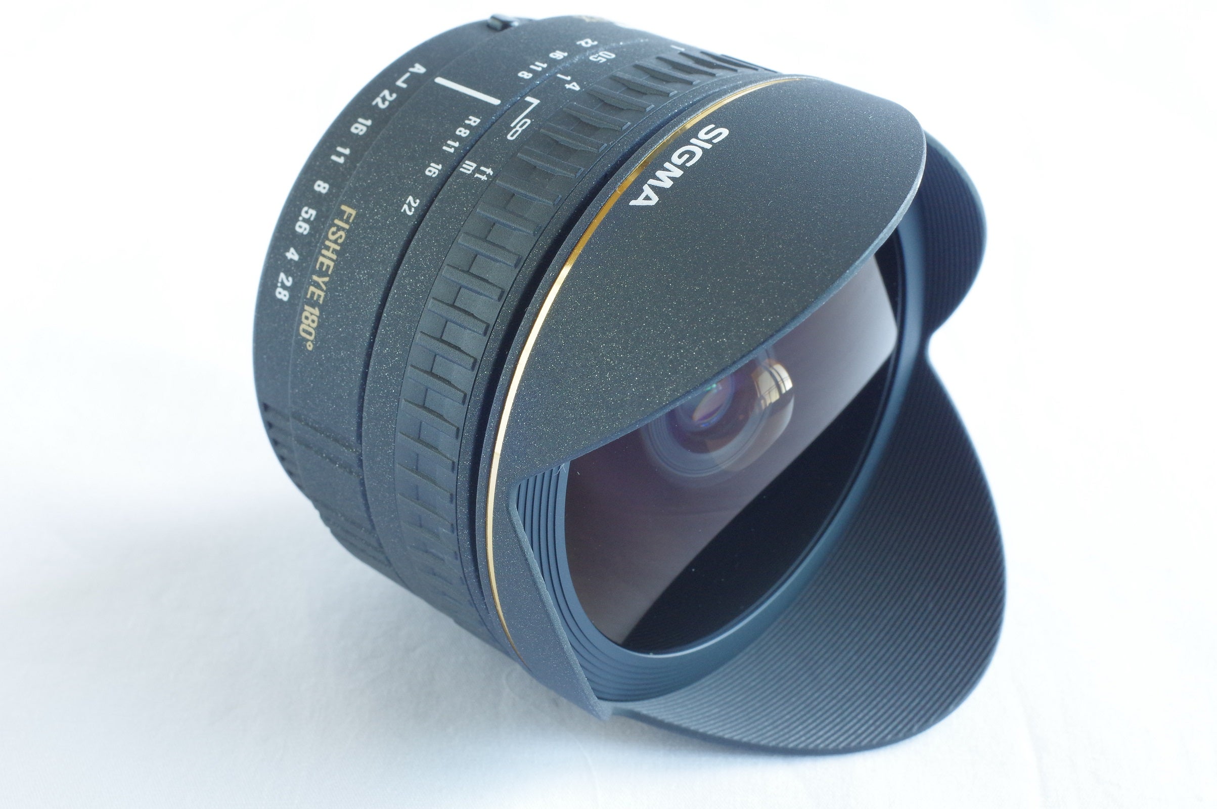 シグマ 15mm F2.8 EX DIAGONAL FISHEYE - 180度対角線が映り込む