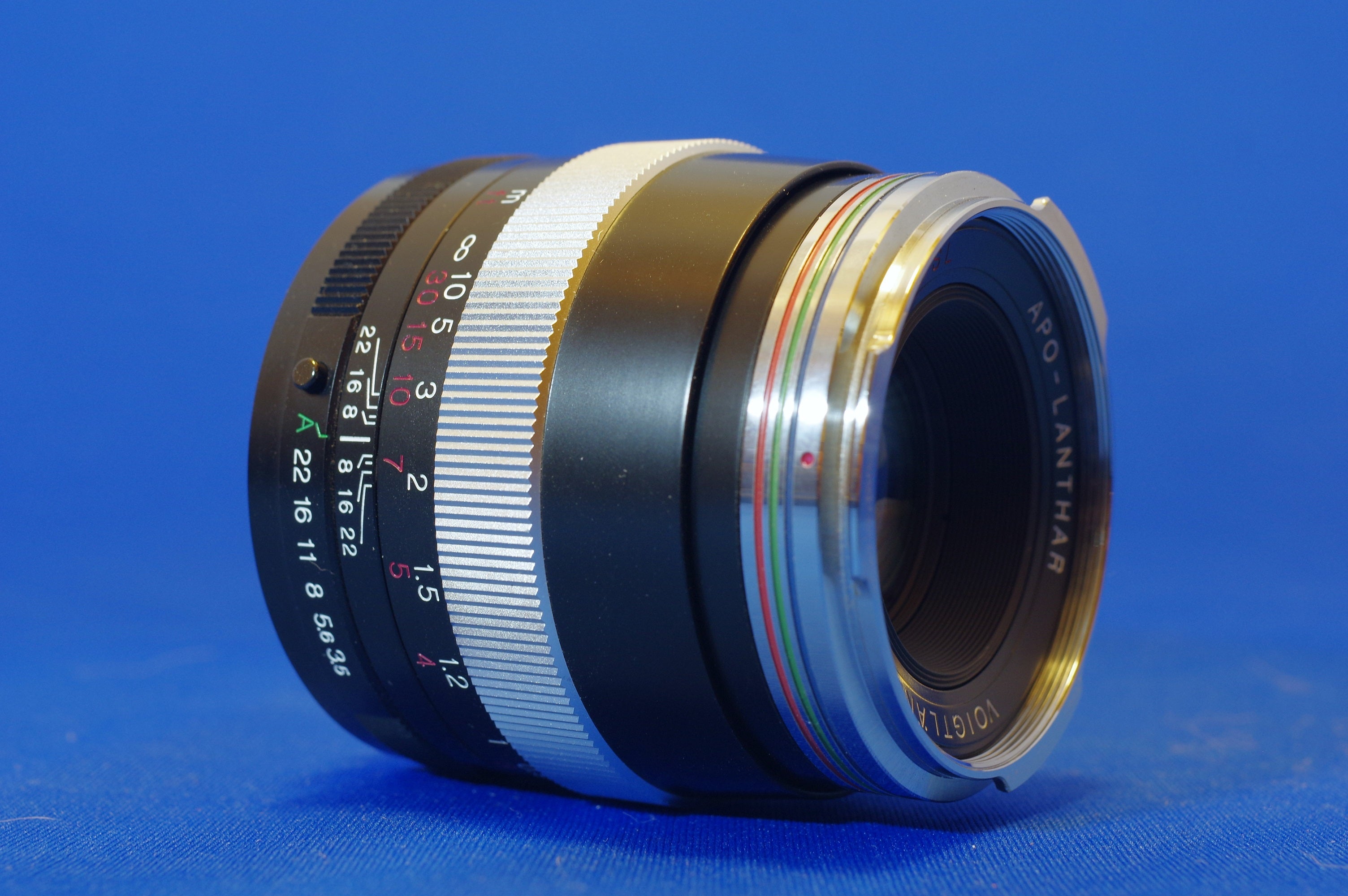 Voigtlander Apo-Lanthar 90mm F3.5 SL - コシナ製SLレンズ | はなはな
