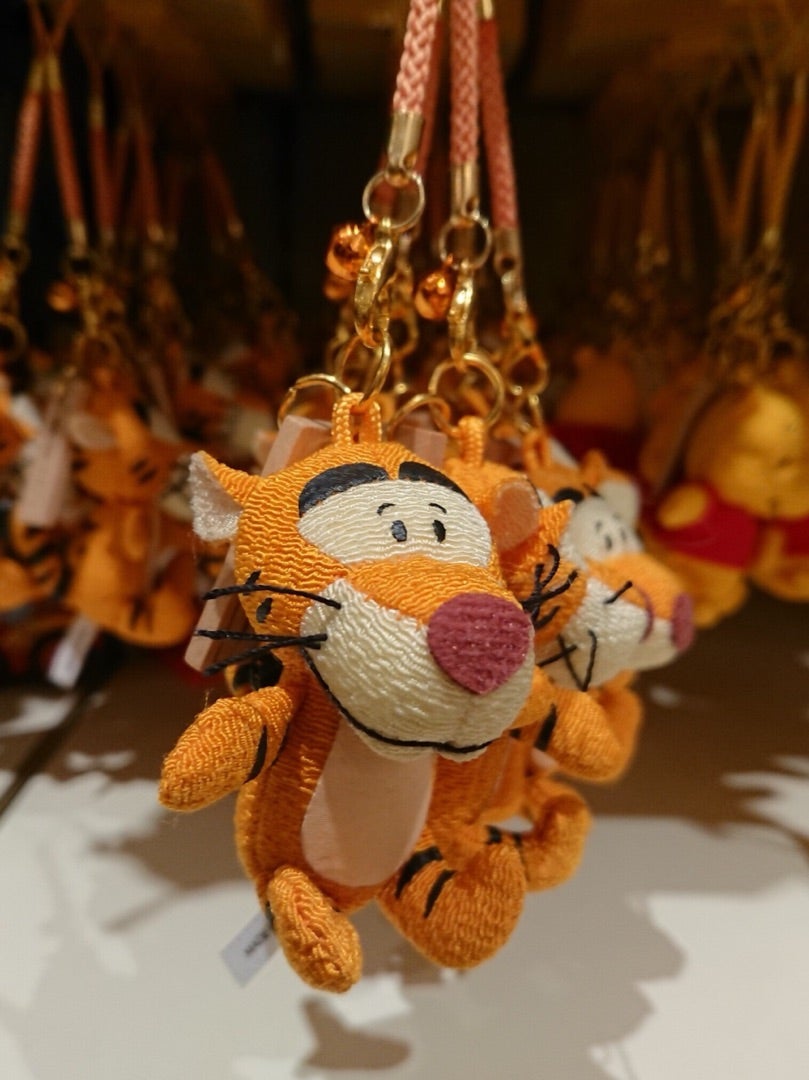 ちりめん風！プーさんと仲間たちの根付ストラップ新発売♡ | 東京