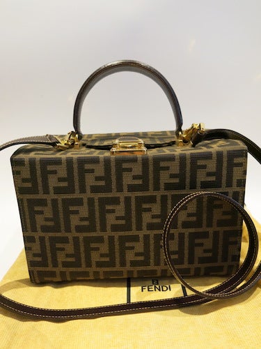 FENDI ヴィンテージ フェンディ 90年代 ズッカ柄 ボックス バニティ