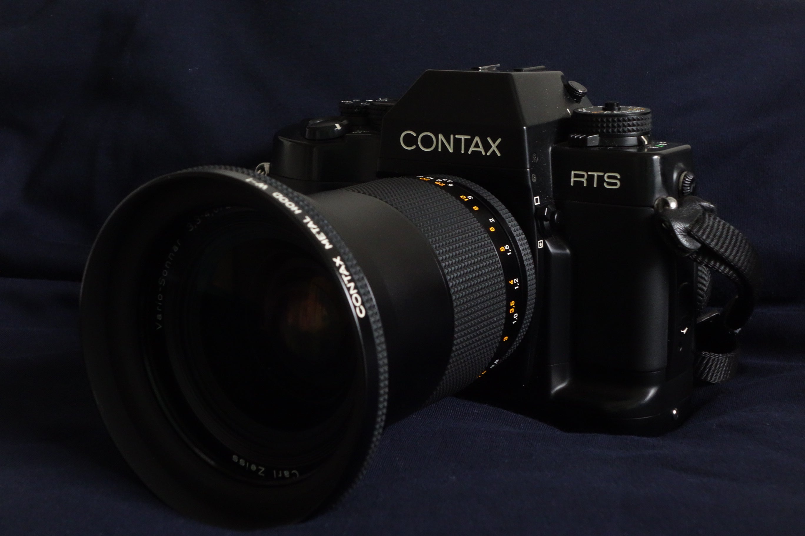 フィルム一眼レフカメラ CONTAX RTSⅢ レビュー | 1m71