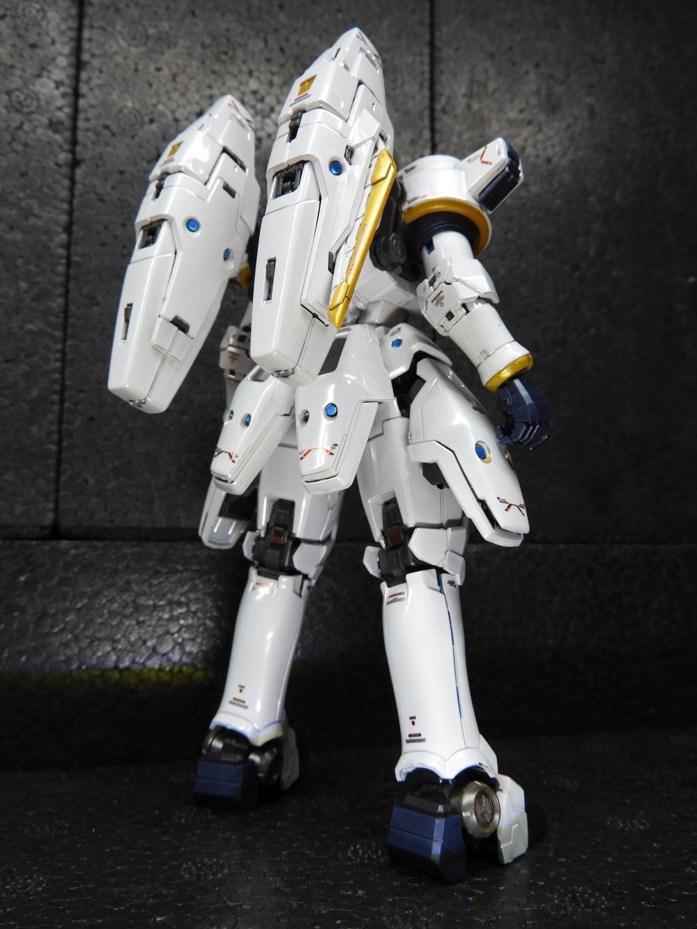 RG 1/144 OZ-00MS トールギスEW [チタニウム・フィニッシュ] | ぼぎゐ