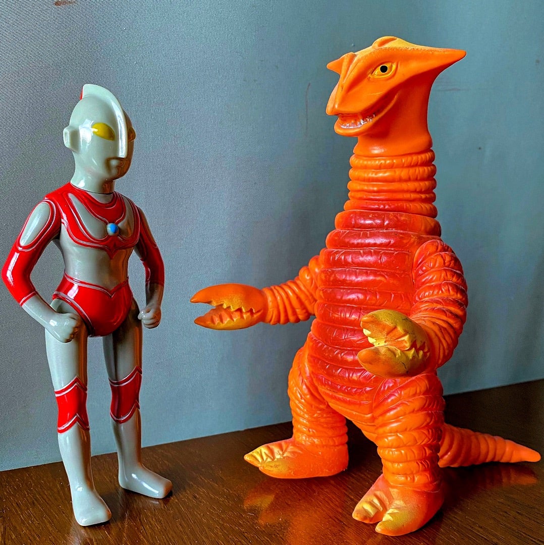 帰ってきたウルトラマン対サドラー！マルサン製とブルマァク製 | 怪獣