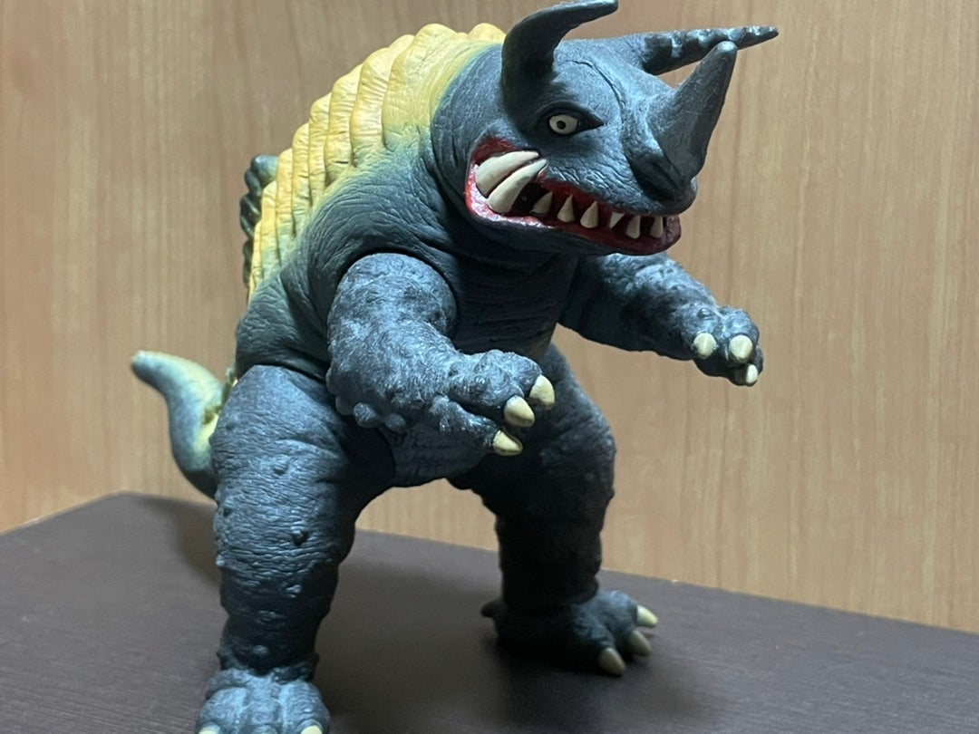 透明怪獣ネロンガ | 怪獣玩具に魅せられて