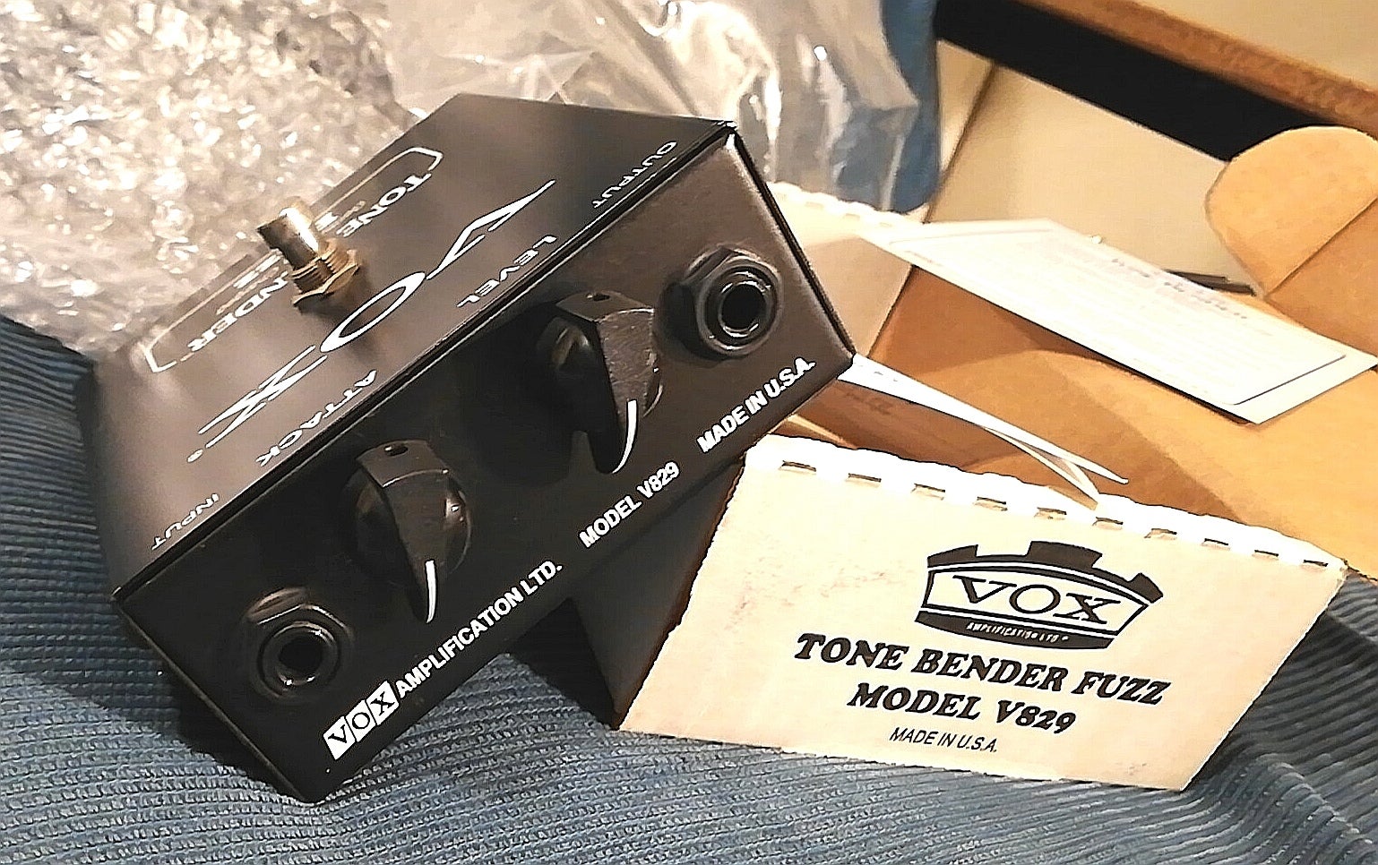思い出のFuzz (VOX Tone Bender V829 友達に貰いました) | いきすぎた