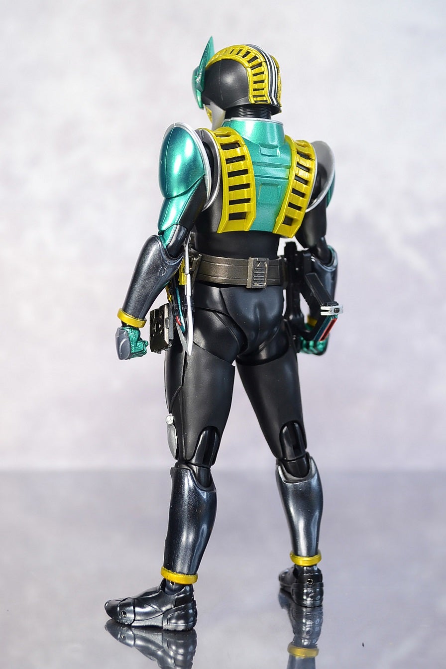 S.H.Figuarts（真骨彫製法） 仮面ライダーゼロノス アルタイルフォーム