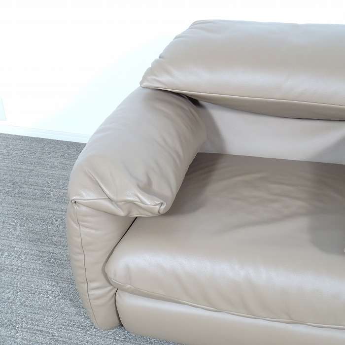 HUKLA フクラ EDINA エディナ 1人掛けソファ L3本革 入荷しました