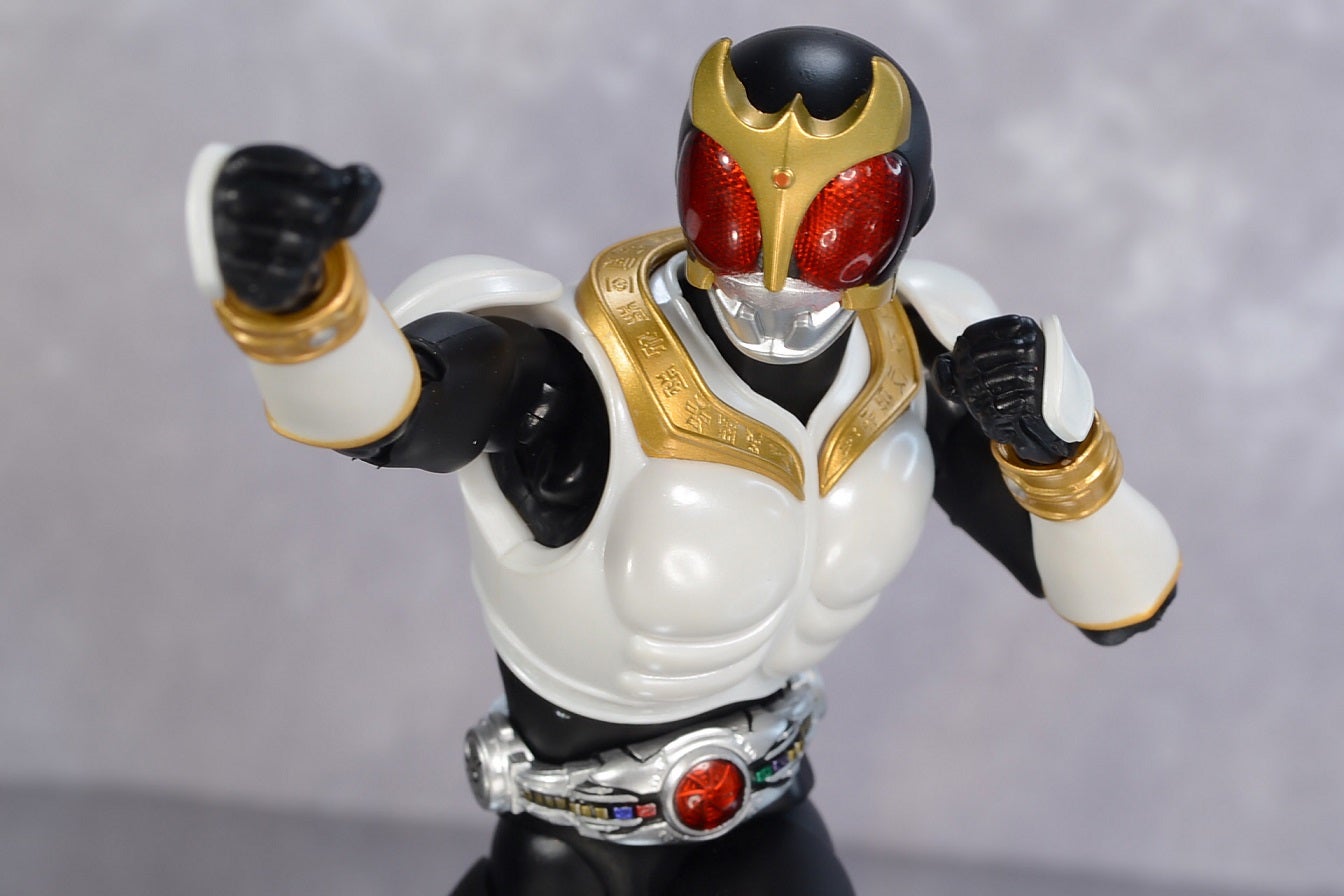 S.H.Figuarts（真骨彫製法） 仮面ライダークウガ グローイングフォーム