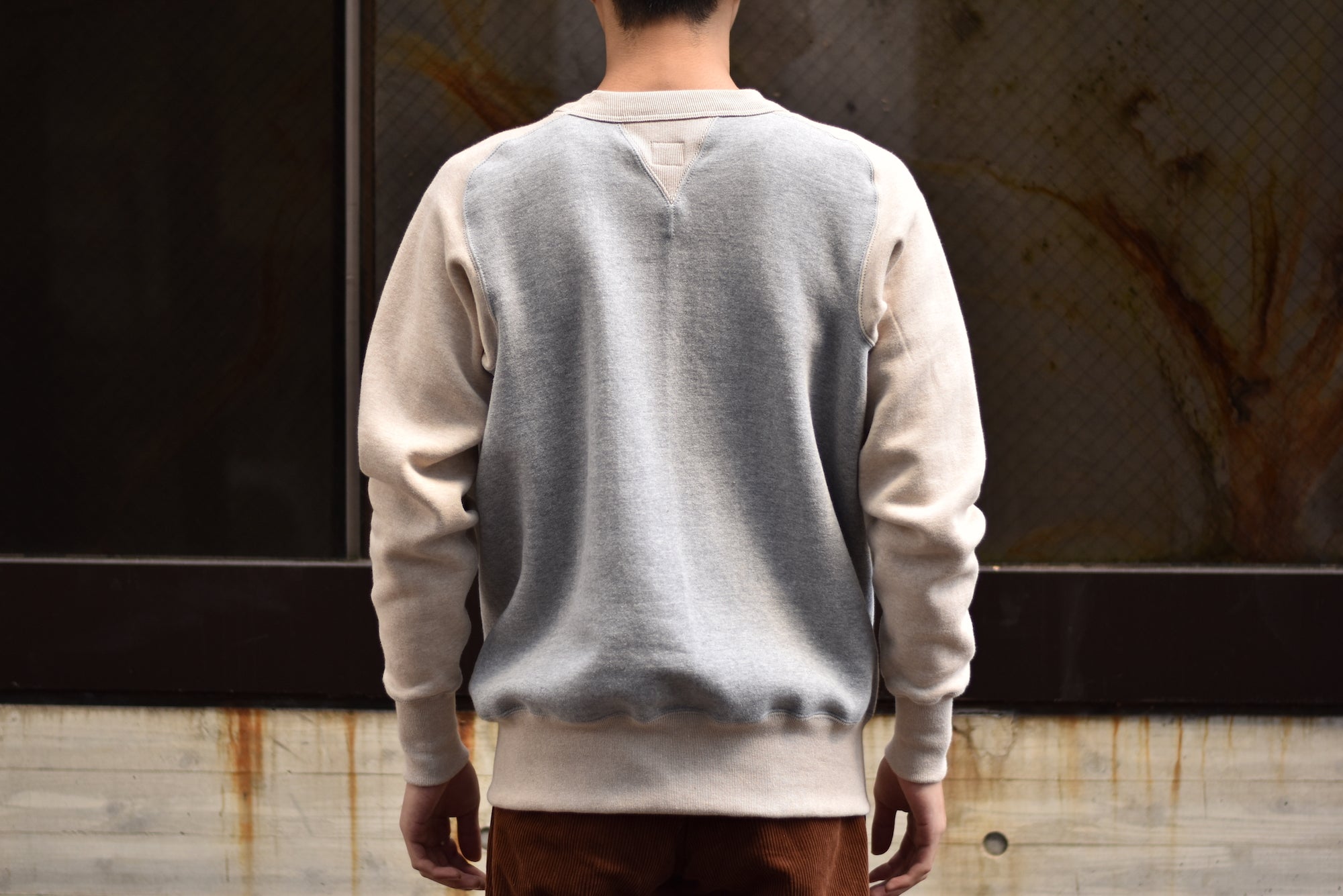 Cushman】TWO TONE FREEDOM SLEEVE SWEAT | スマクロ原宿店のスタッフ