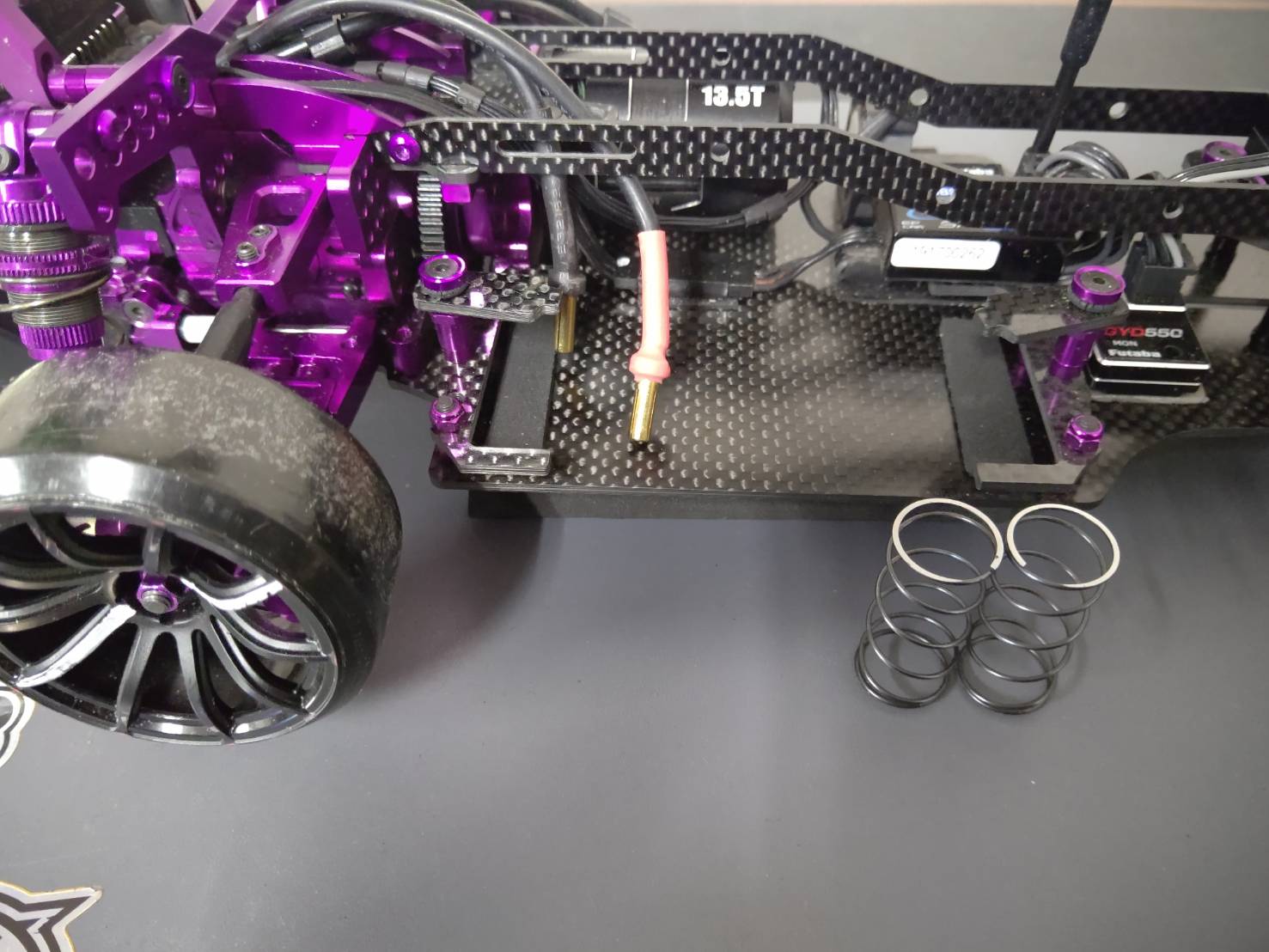 アジャスタブルジオメトリーHアームシステムと試作スプリング