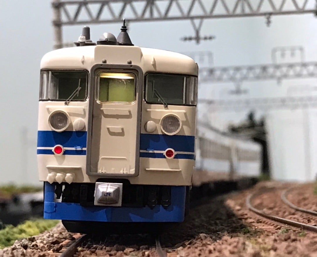 HO(16番）TOMIX475系(北陸本線・新塗装)をA26編成タイプに仕立てる