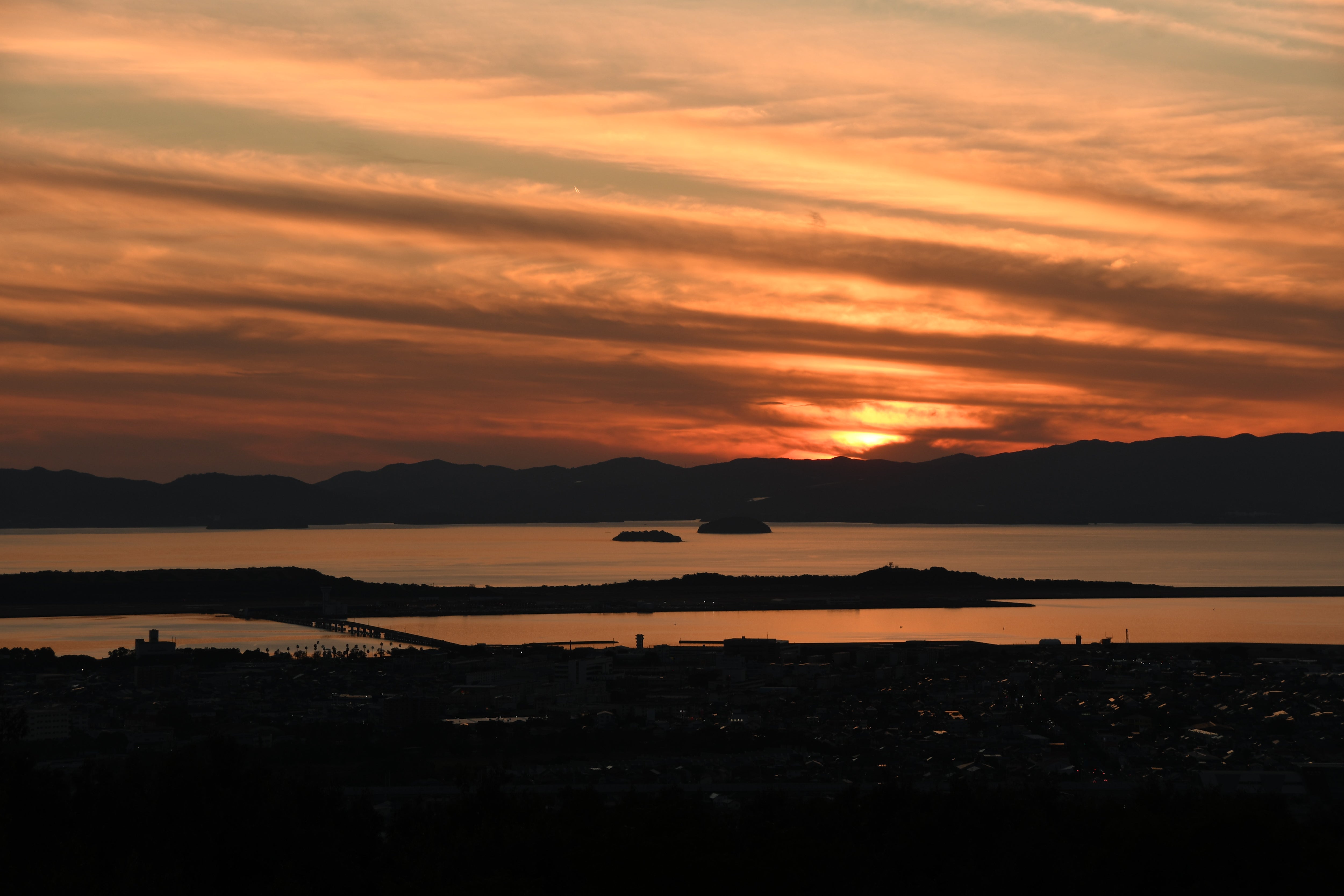 長崎空港の夕景と夜景 | 長崎回縁隊のブログ