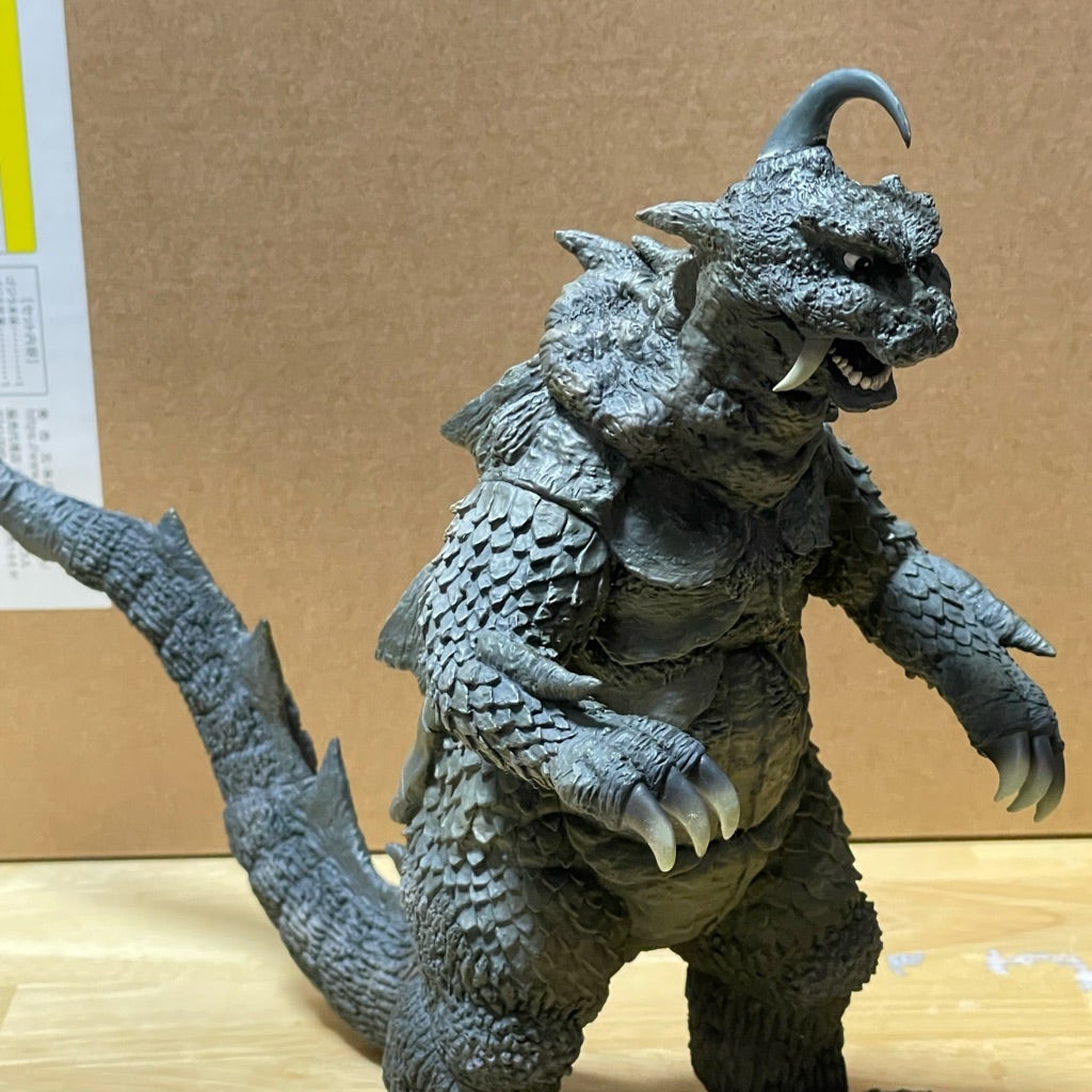 大怪獣シリーズ ウルトラQ 古代怪獣ゴメス（モノクロ版） | 怪獣玩具に
