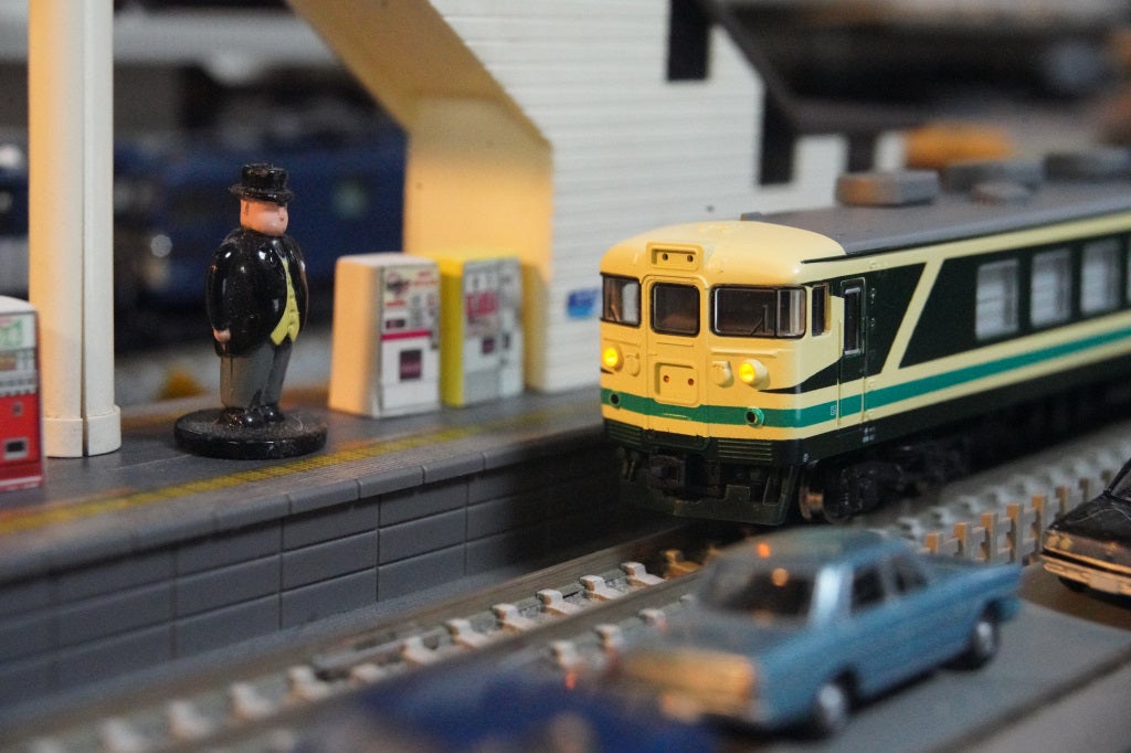 入線整備】165系・お座敷列車「なのはな」前編～全面強化のシールド