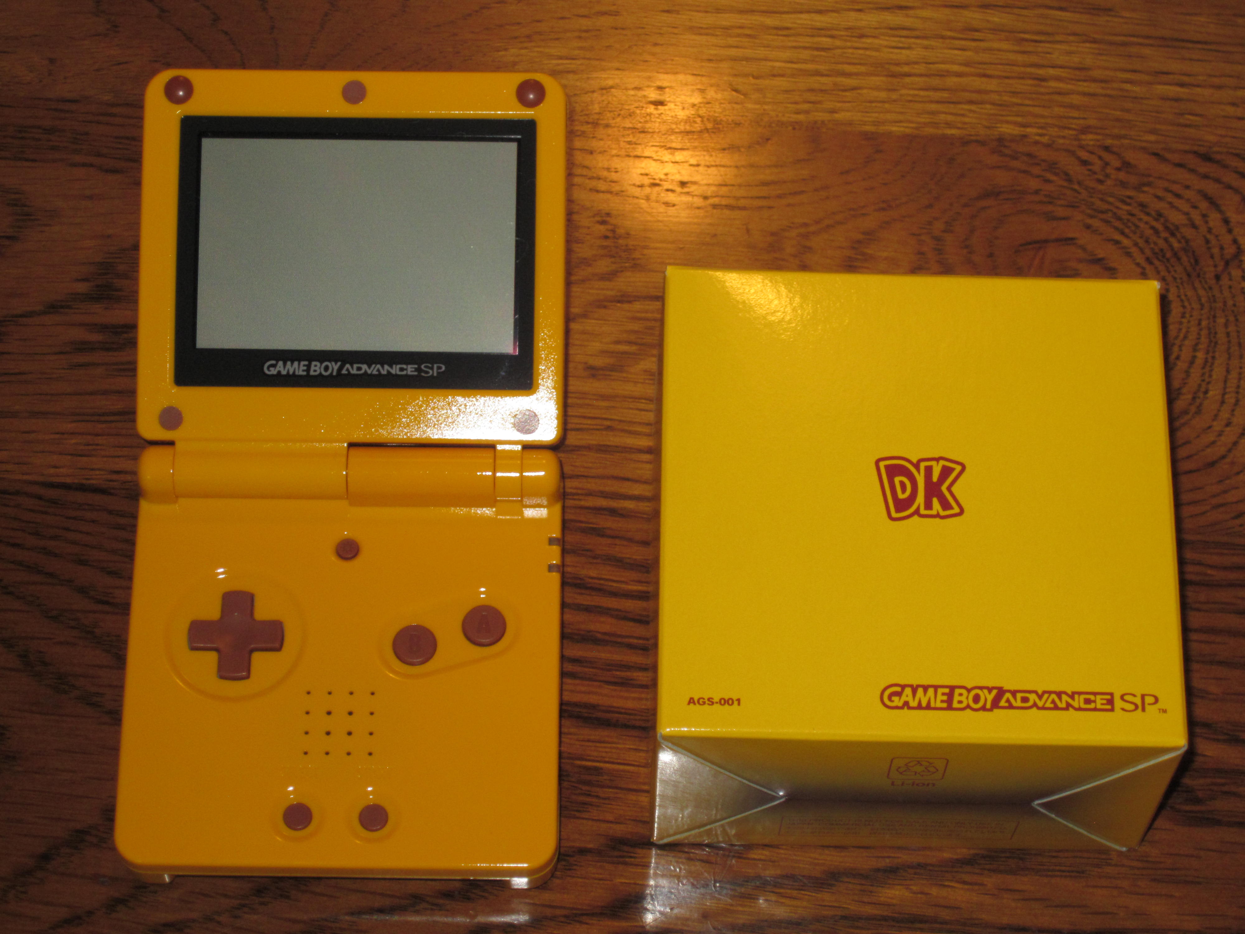 ゲームボーイアドバンスSP】ドンキーコング・バナナカラー | ダンク