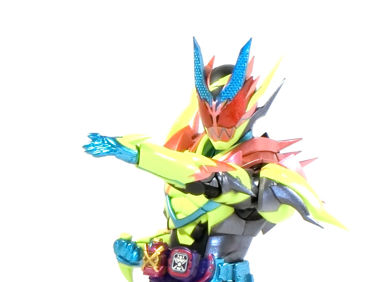 S.H.Figuarts 仮面ライダーリバイス | といず・くろすおーばー！