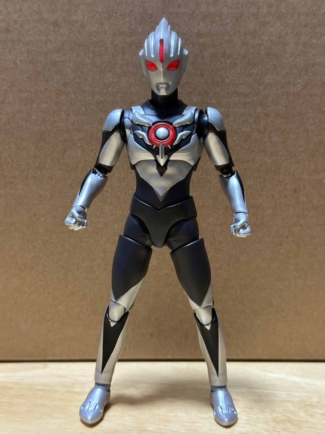 S.H.フィギュアーツ ウルトラマンオーブ ダーク | 怪獣玩具に魅せられて