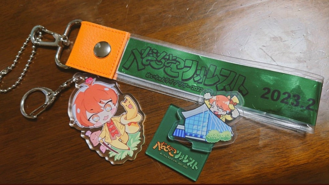 お客様着画】めいちゃんの銀テープストラップキット着画をいただきまし