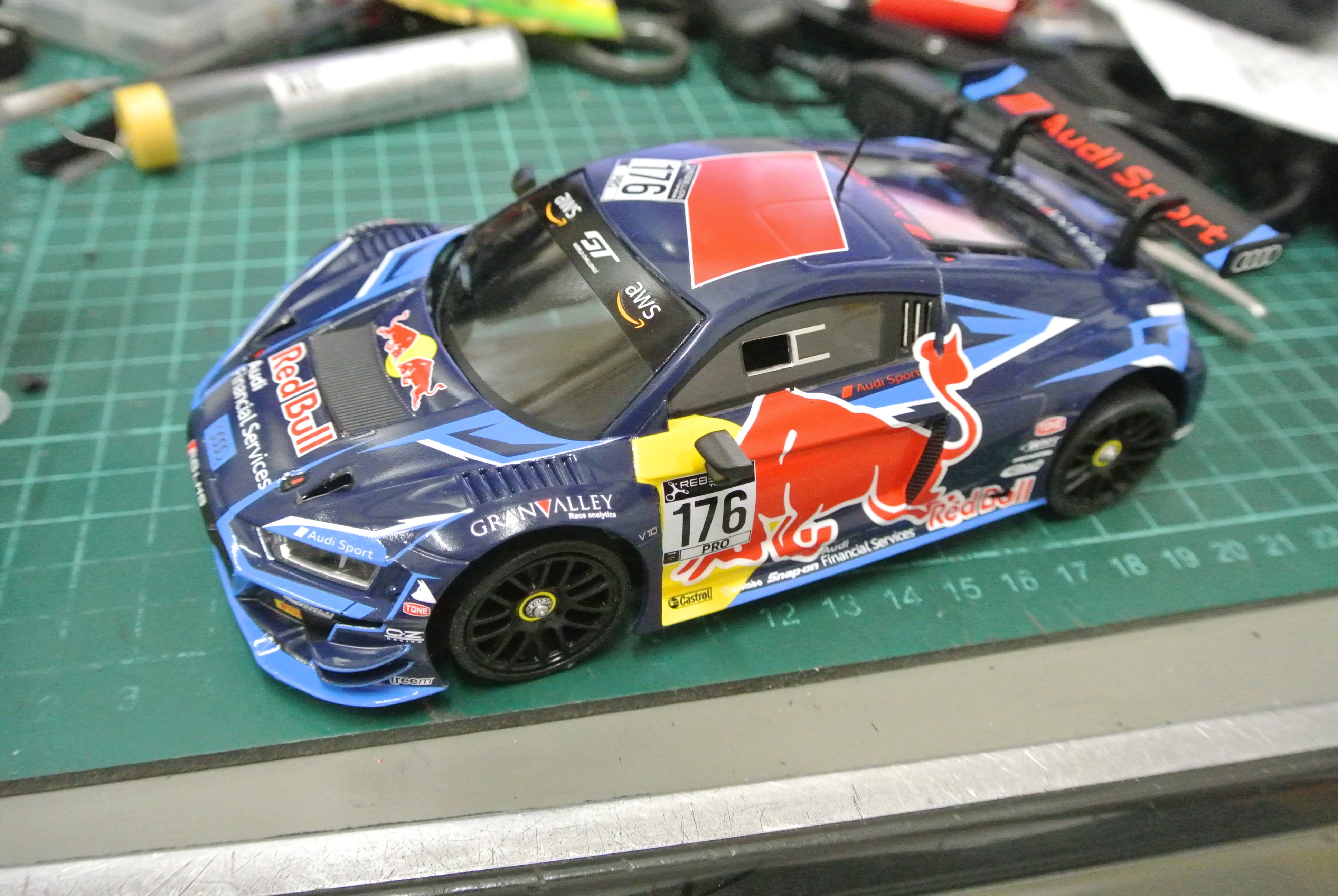 GLレーシング】ミニッツ！社外製の魅力的なボディは如何かえ