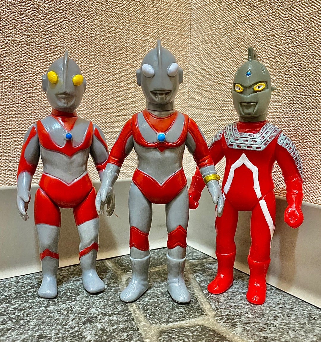 ヤモマーク製の初代ウルトラマンと帰りマンの顔は同一では無く、新規