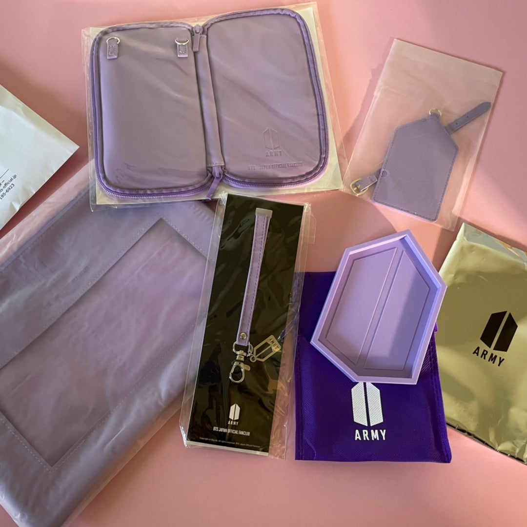 最終値下げBTS SUGA FC継続特典パスポートケース 値下げ不可 サイン