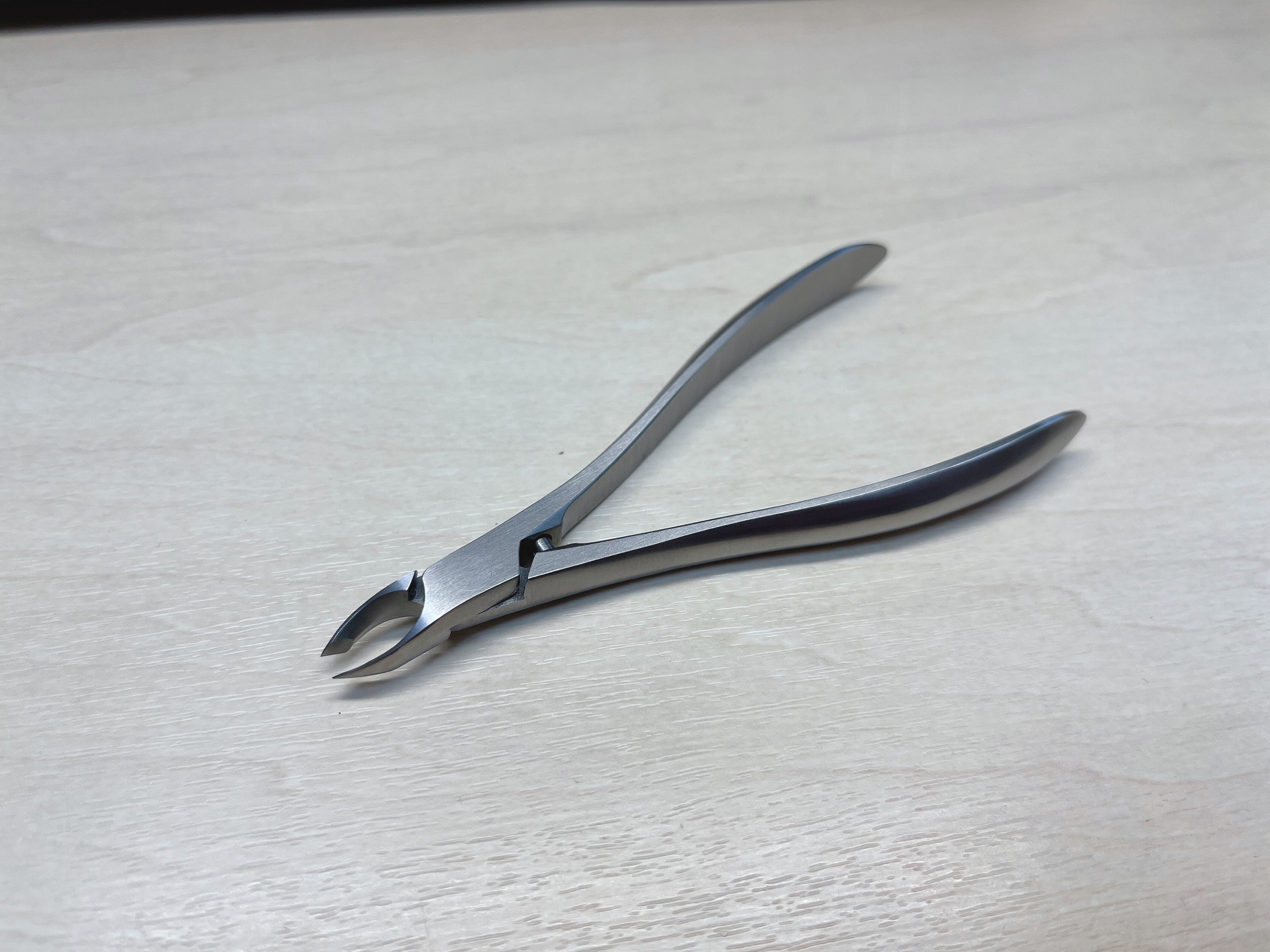 SUWADAさんと光さんのキューティクルニッパーを比較 | ~40歳から始める